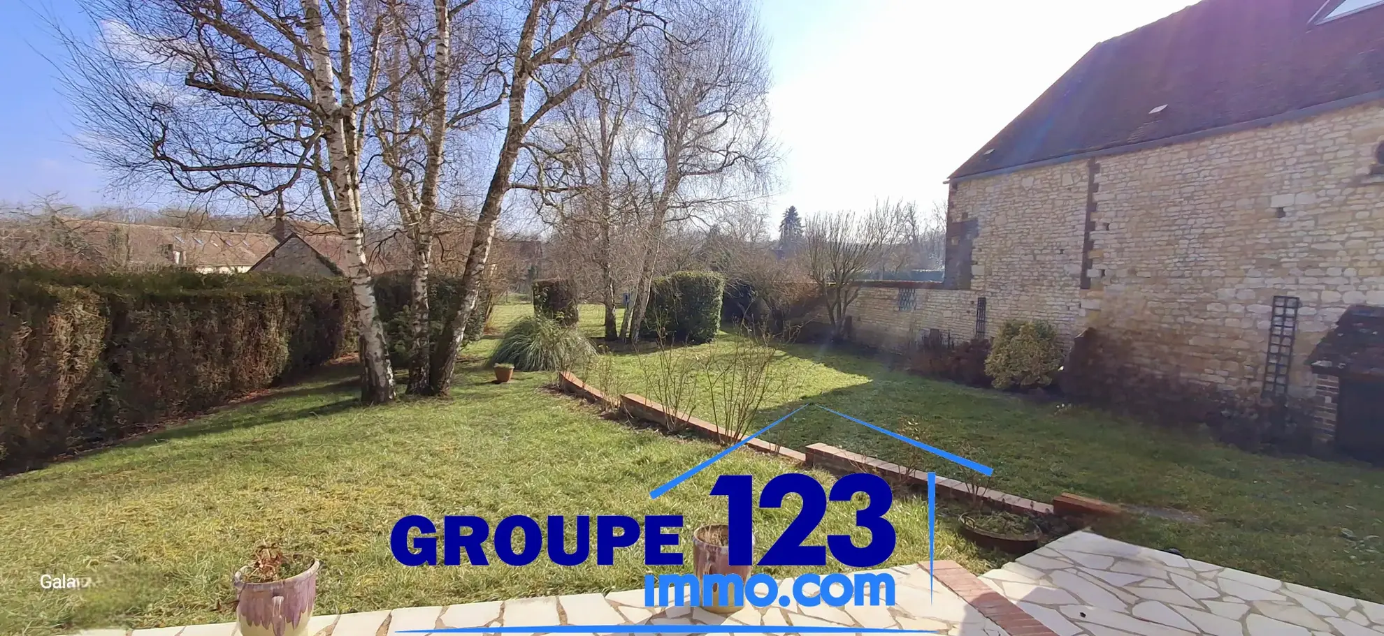 Maison ancienne avec jardin et potentiel d'aménagement à Poilly-sur-Tholon 