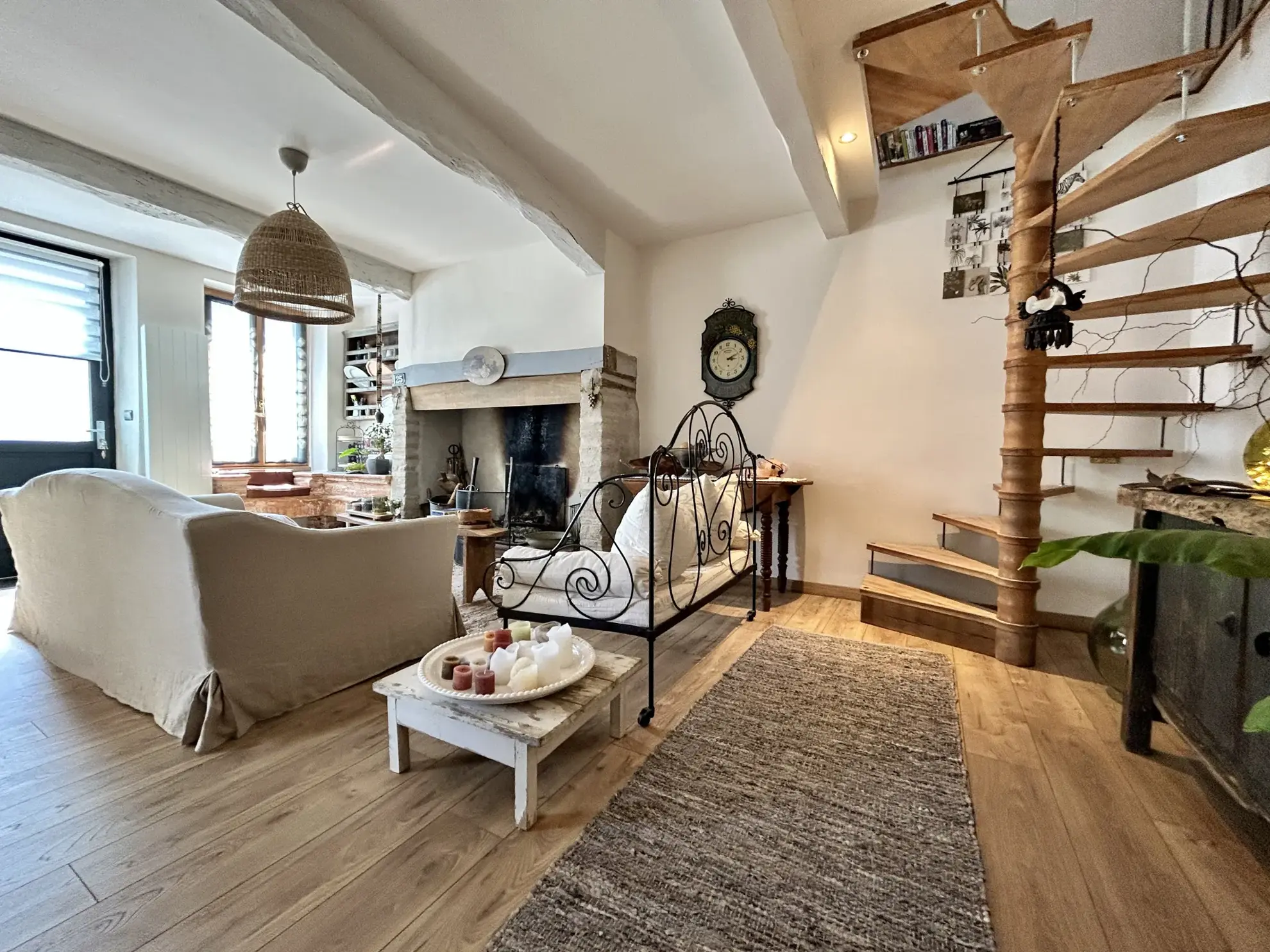 Belle maison de village rénovée avec piscine à Beaumont de Lomagne 