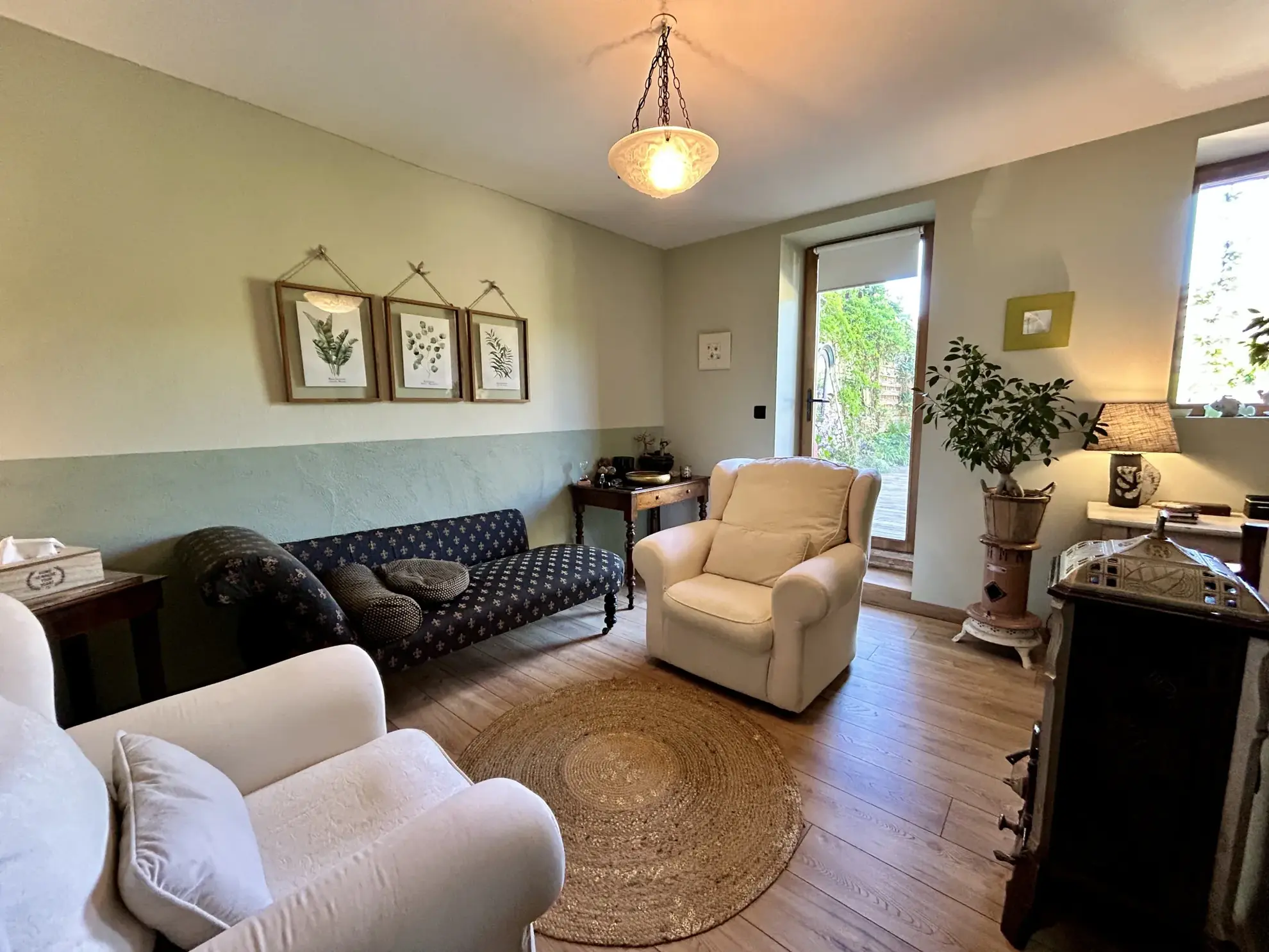 Belle maison de village rénovée avec piscine à Beaumont de Lomagne 