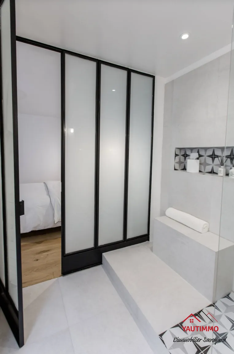 Loft contemporain écologique à Saint-Cergues, proche Genève, investissement rentable 