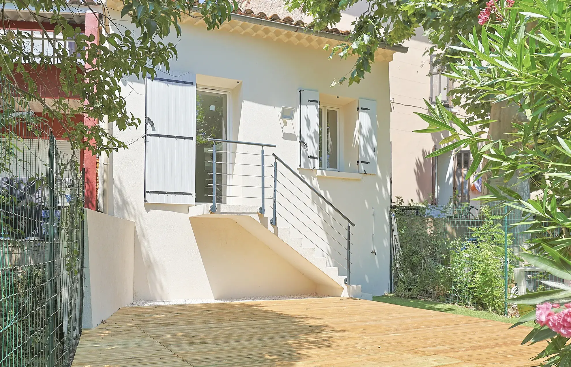 Maison de village rénovée de 73 m² avec jardin et terrasse à Puget-Ville 