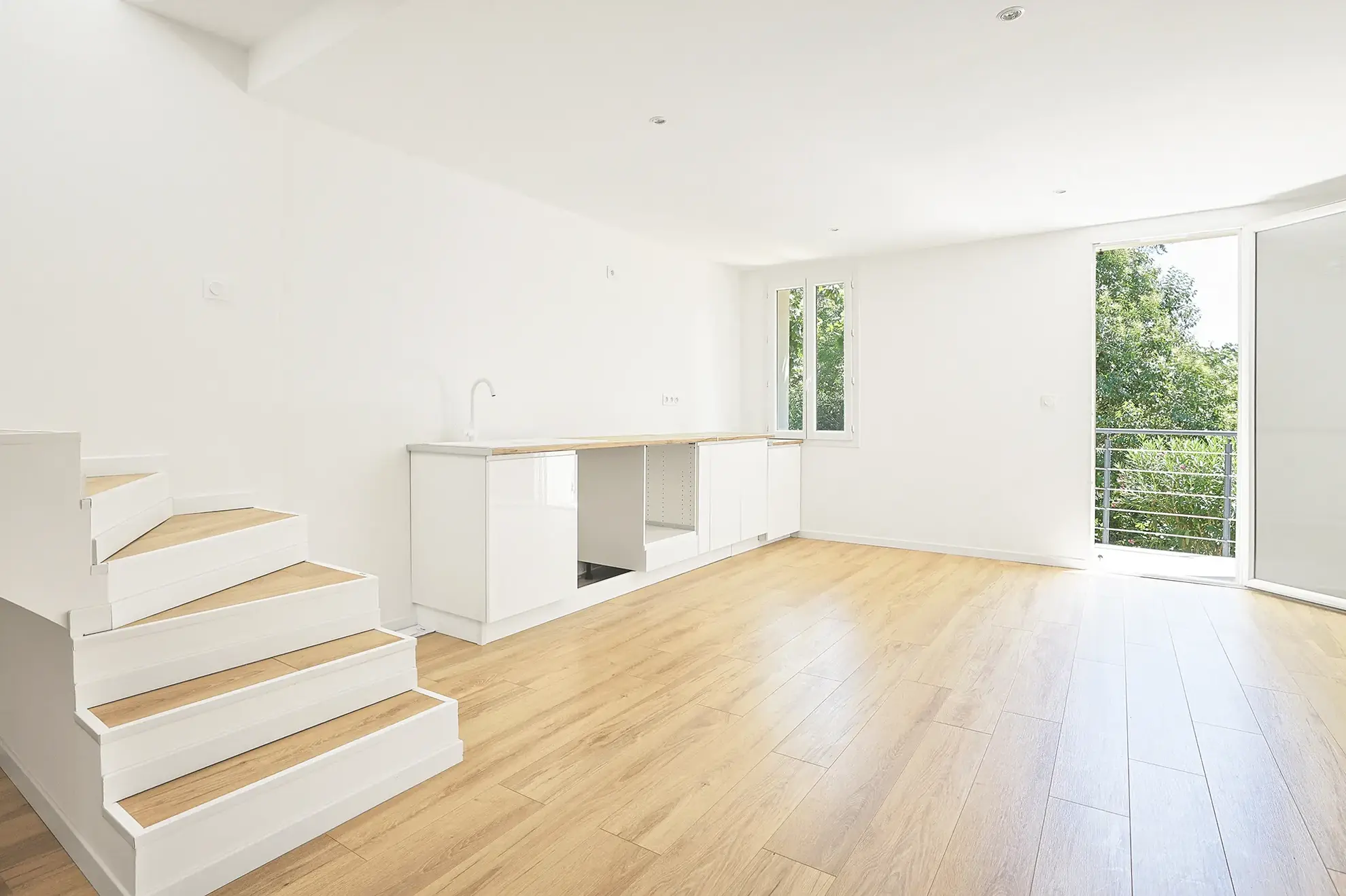 Maison de village rénovée de 73 m² avec jardin et terrasse à Puget-Ville 