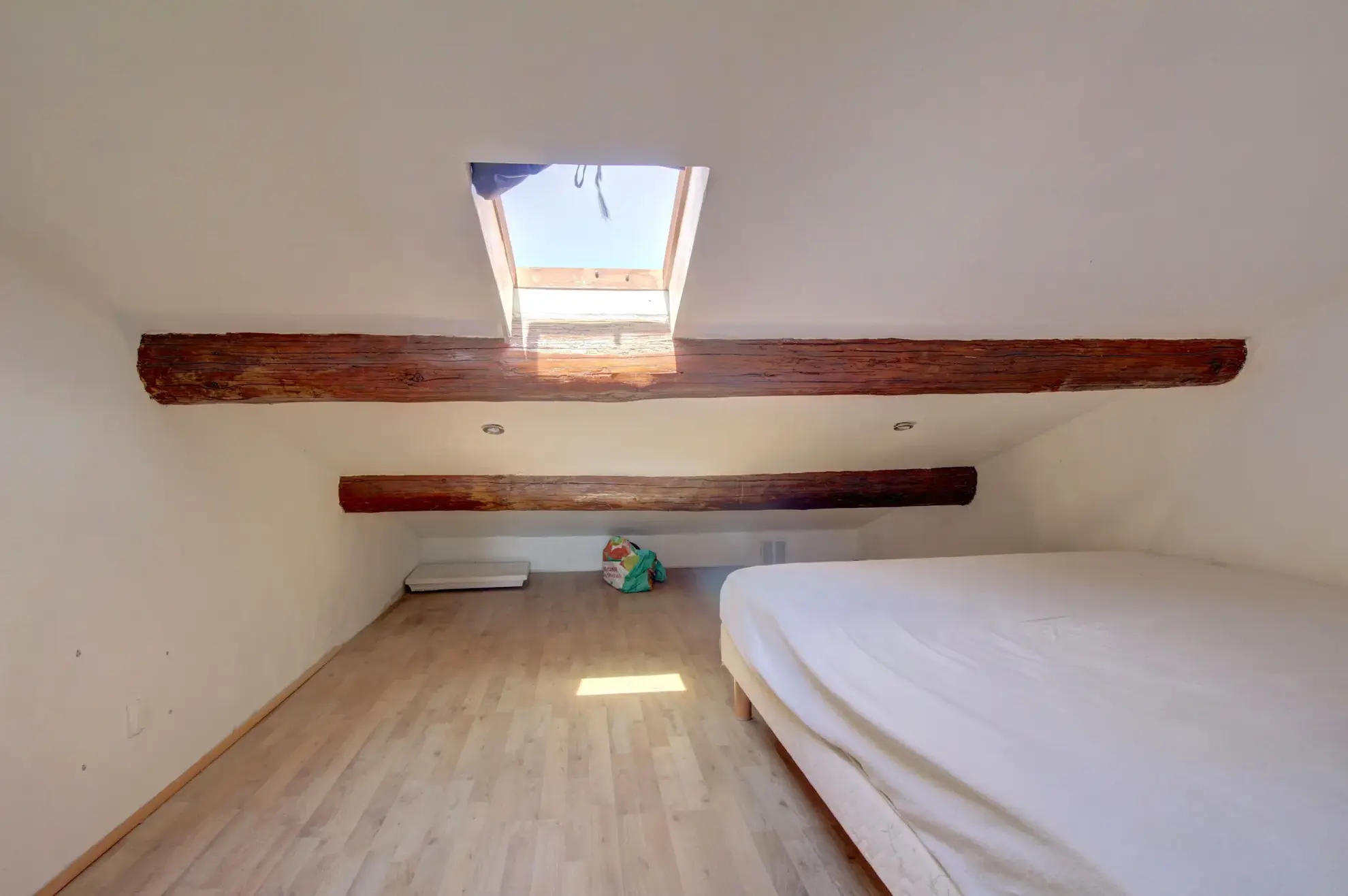 Studio à La Ciotat avec vue mer, dernier étage, idéal résidence secondaire ou investissement locatif 