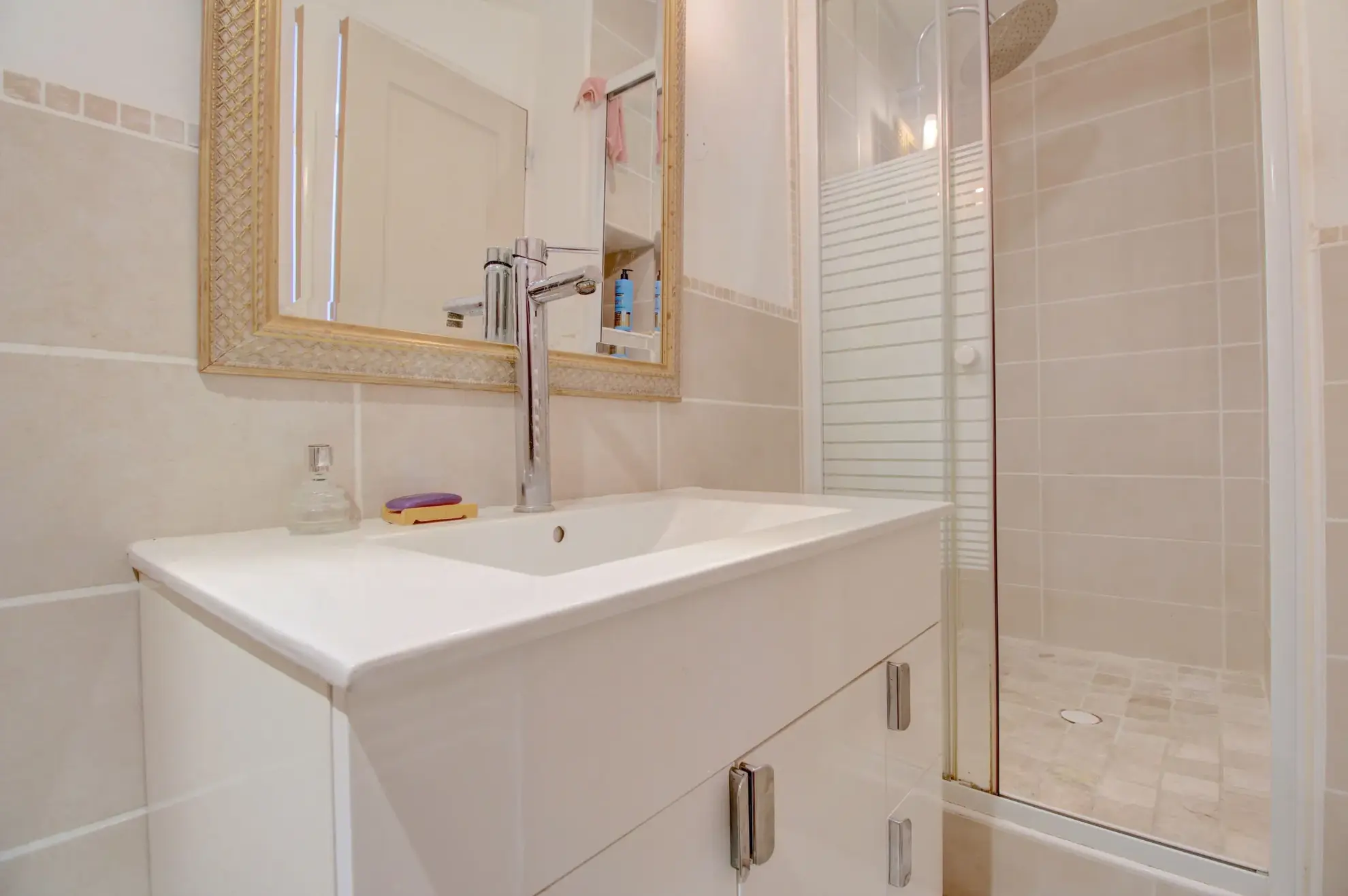 Studio à La Ciotat avec vue mer, dernier étage, idéal résidence secondaire ou investissement locatif 