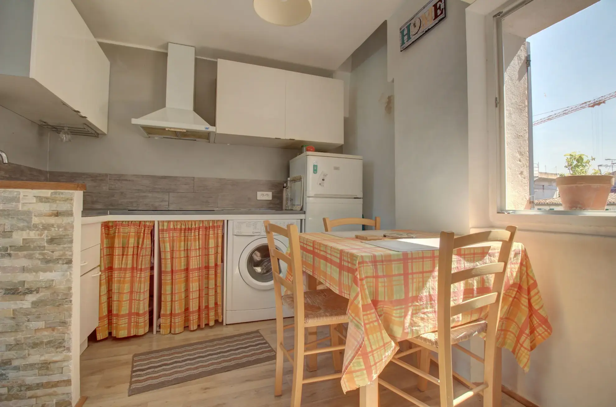 Studio à La Ciotat avec vue mer, dernier étage, idéal résidence secondaire ou investissement locatif 