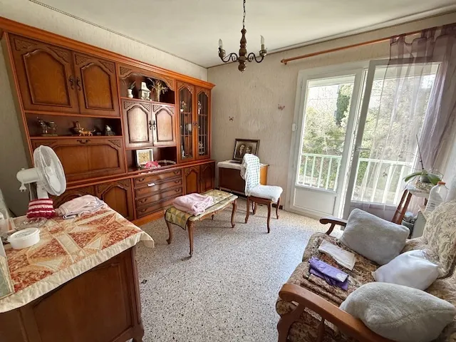 Appartement type 3 à La Seyne-sur-Mer avec garage et vue dégagée 