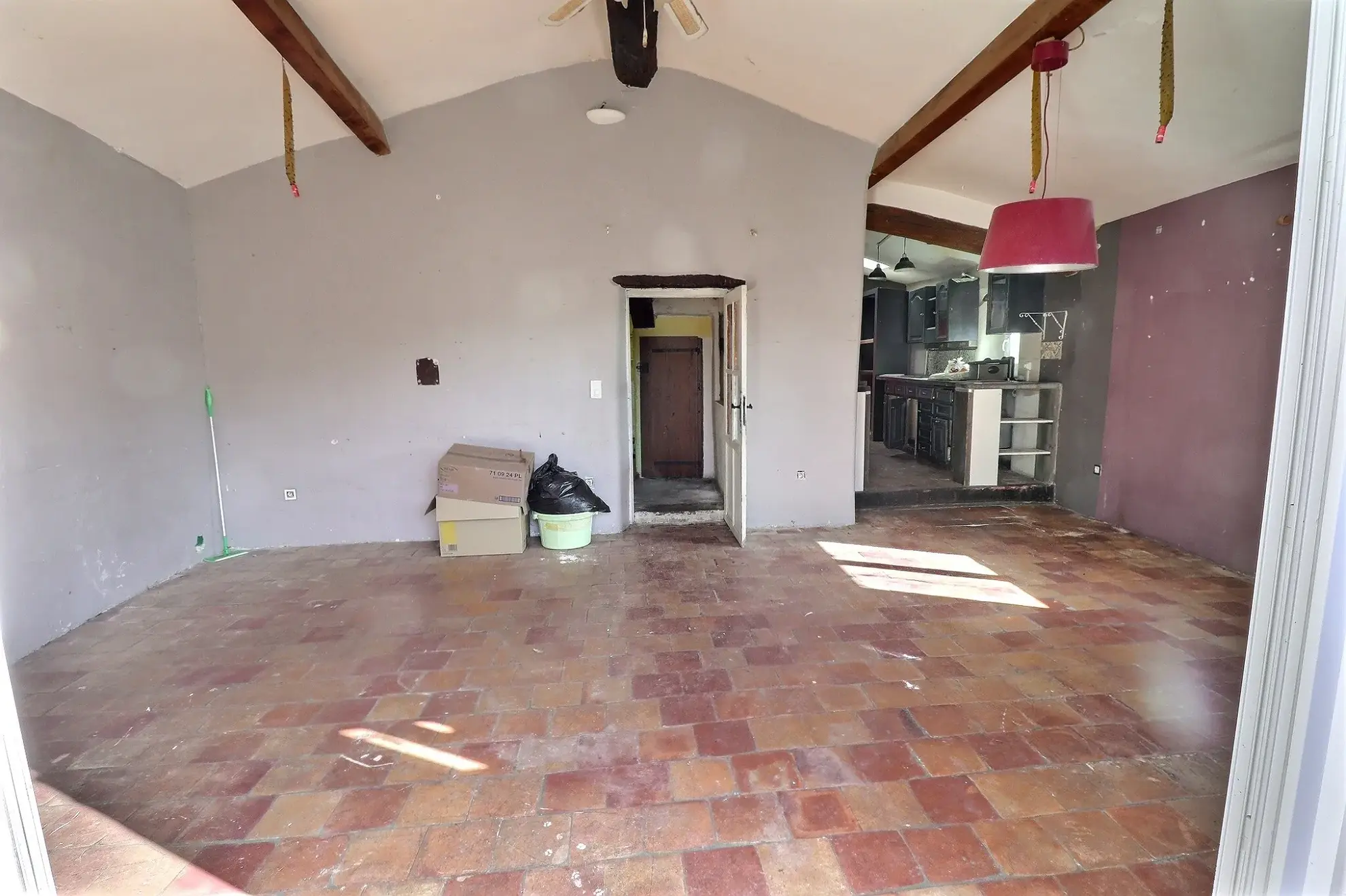 Maison de village à Corconne de 140m² à rénover avec terrasse 