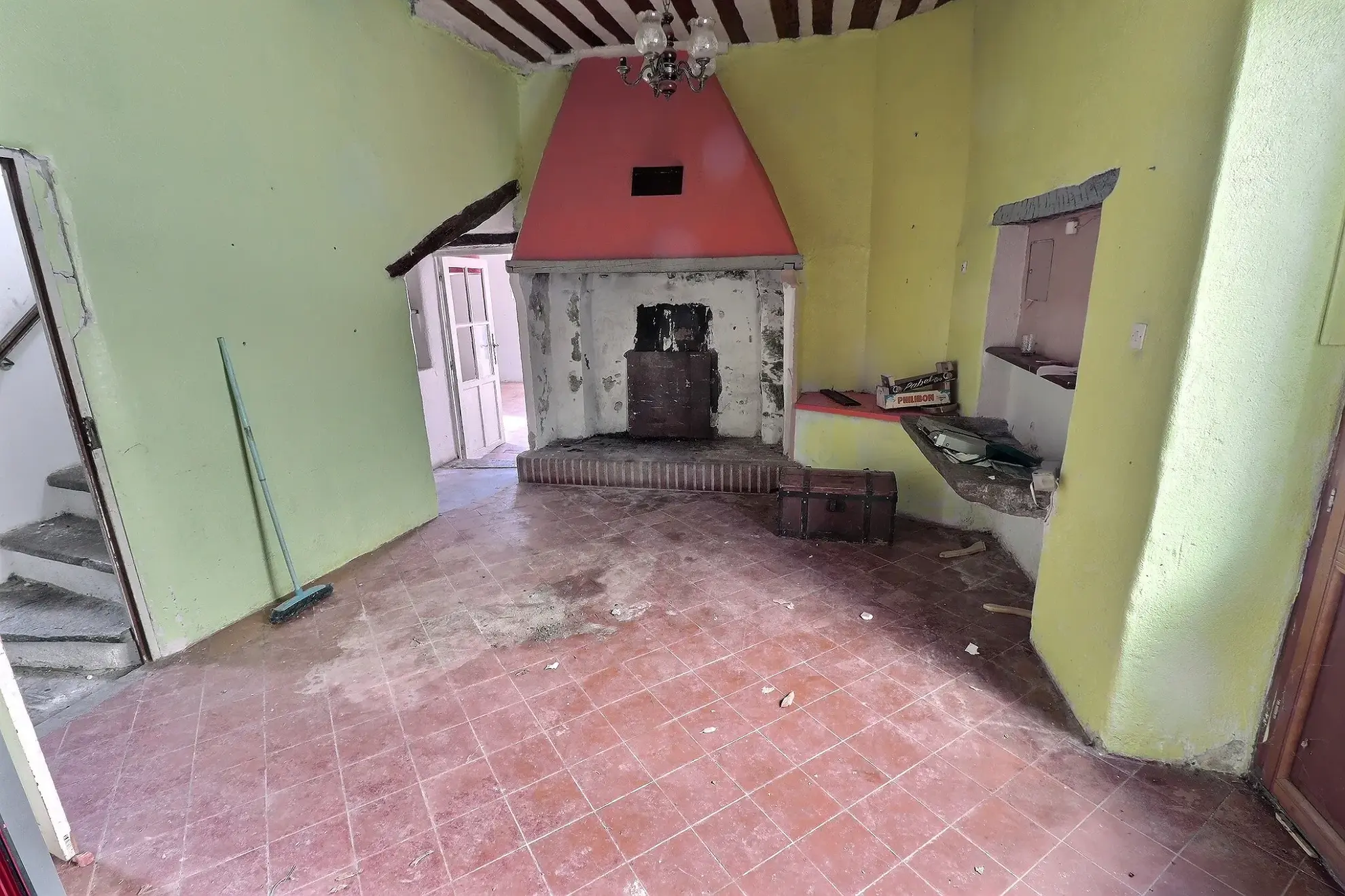 Maison de village à Corconne de 140m² à rénover avec terrasse 