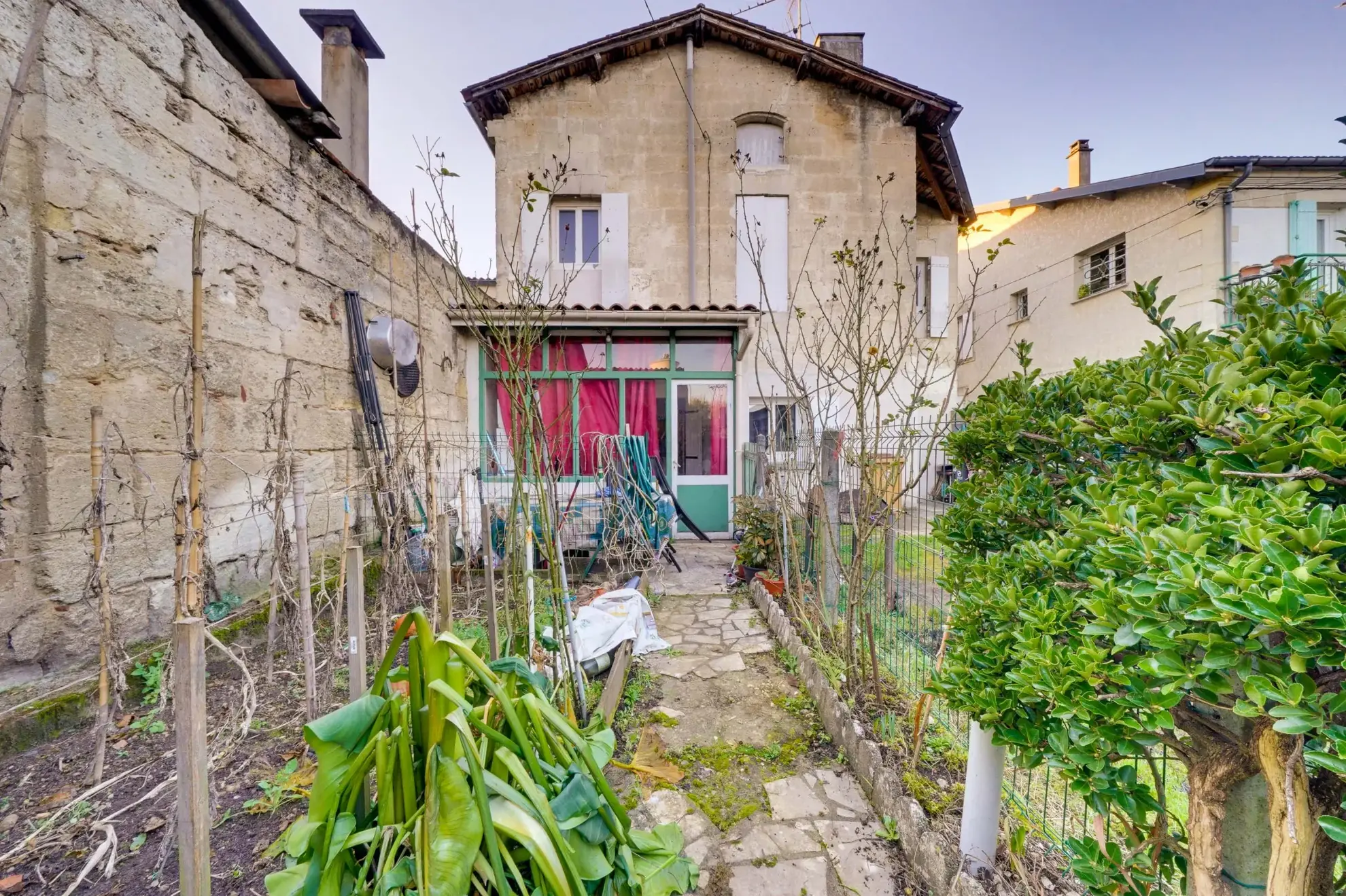 Immeuble résidentiel à Coutras avec 3 lots et forte rentabilité 