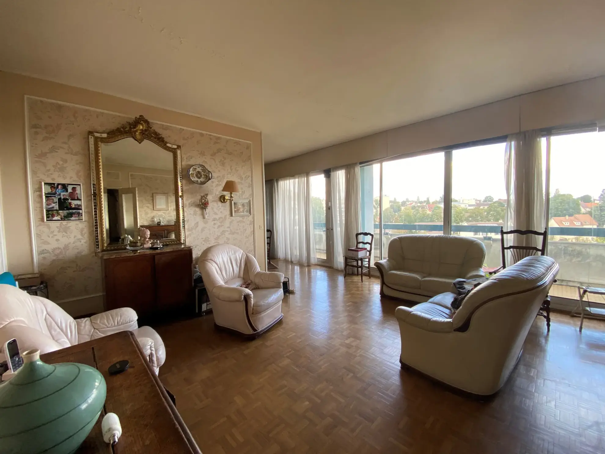 Appartement 6 pièces de 121 m² à Chatenay-Malabry avec parking et vue dégagée 