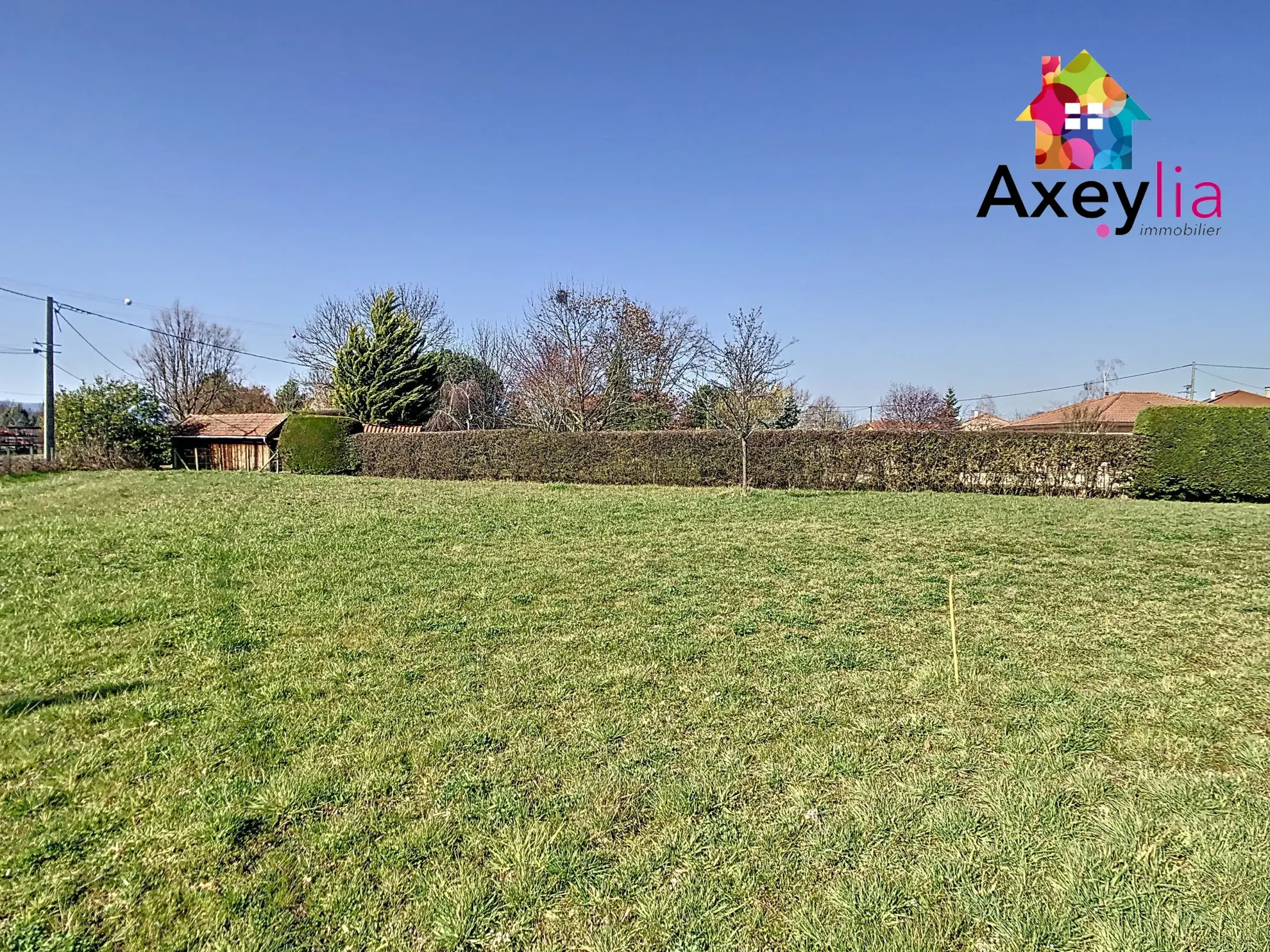 Terrain constructible de 1048 m² à Saint Romain La Motte proche Roanne