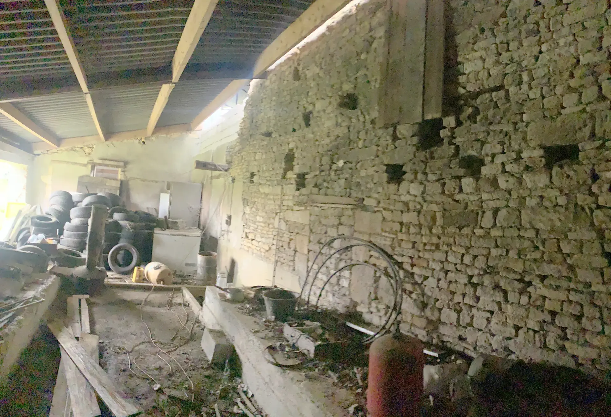 Bâtiments agricoles à AUJAC (17770) sur terrain de 2000 m² à vendre