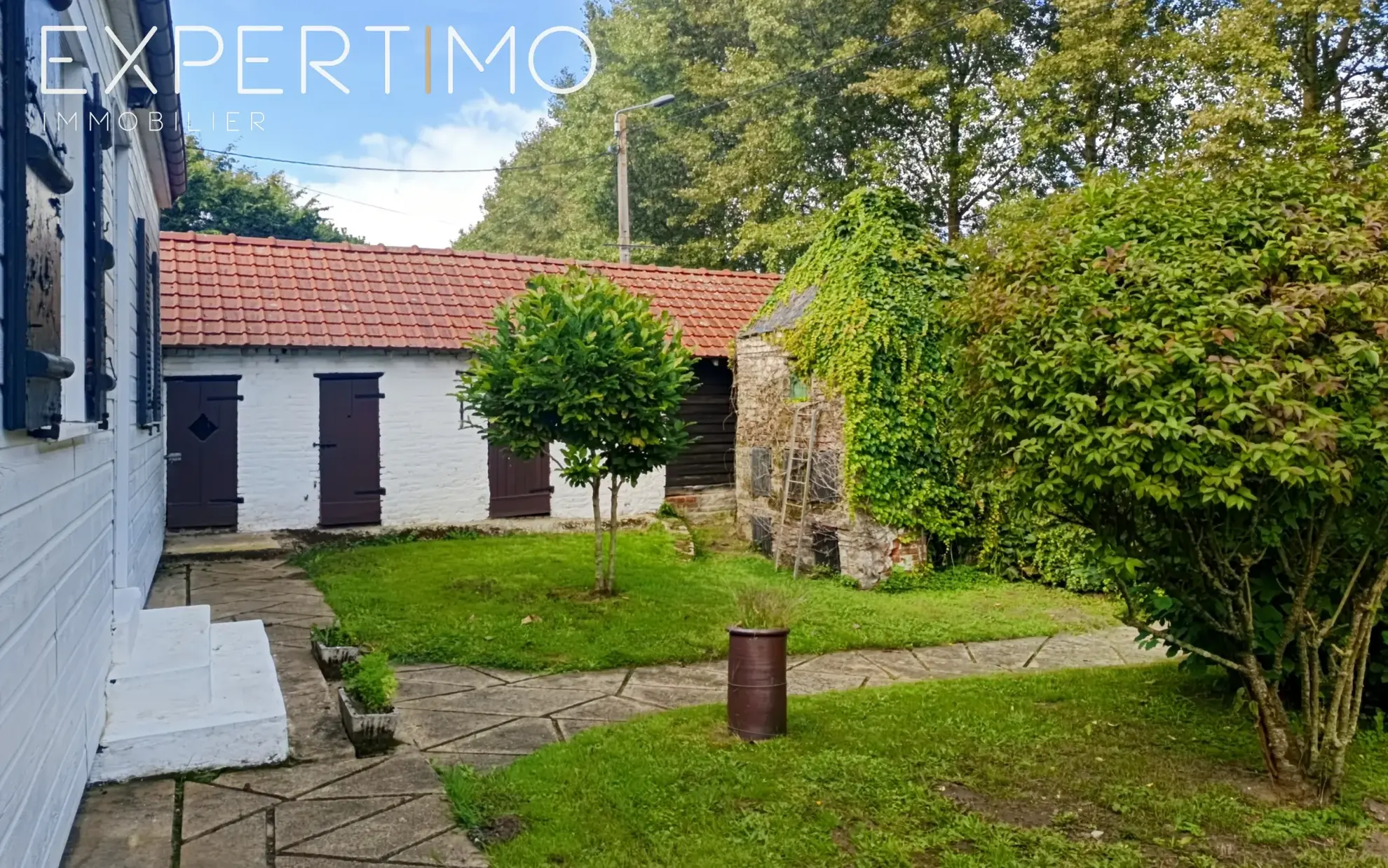 Longère rénovée avec dépendances à Bernay en Ponthieu, terrain de 2304 m² 