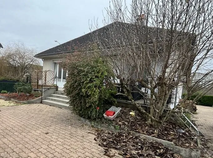 Maison de plain-pied à vendre à Bourges, proche de la place Sereaucourt