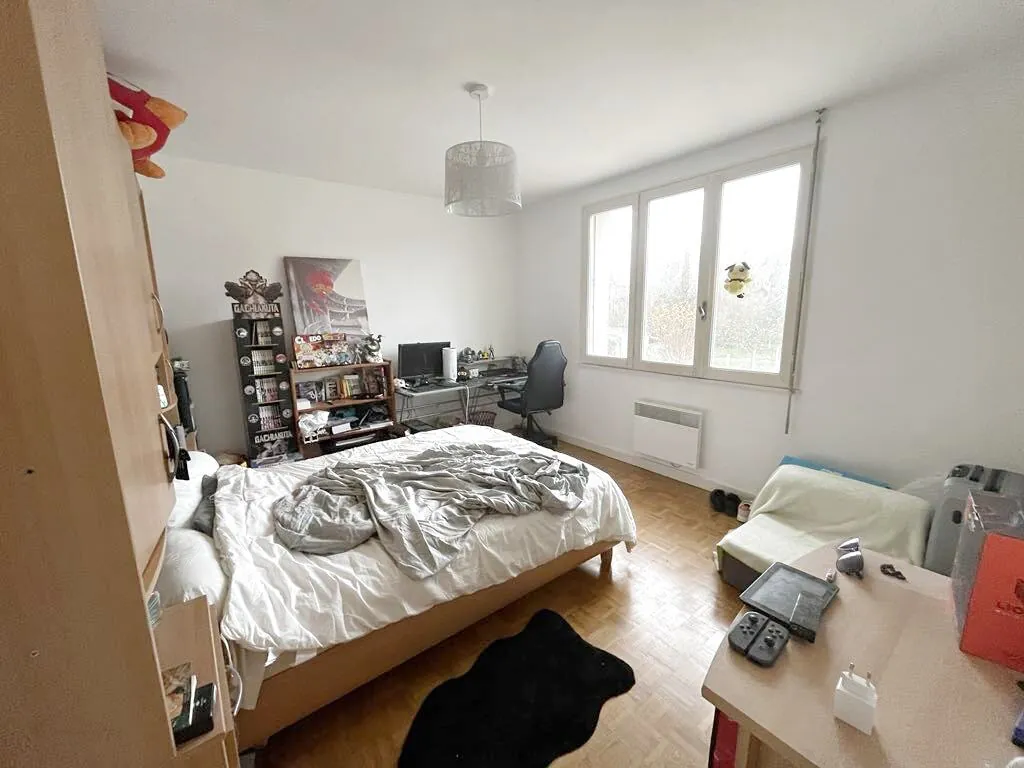 Maison de plain-pied à vendre à Bourges, proche de la place Sereaucourt 