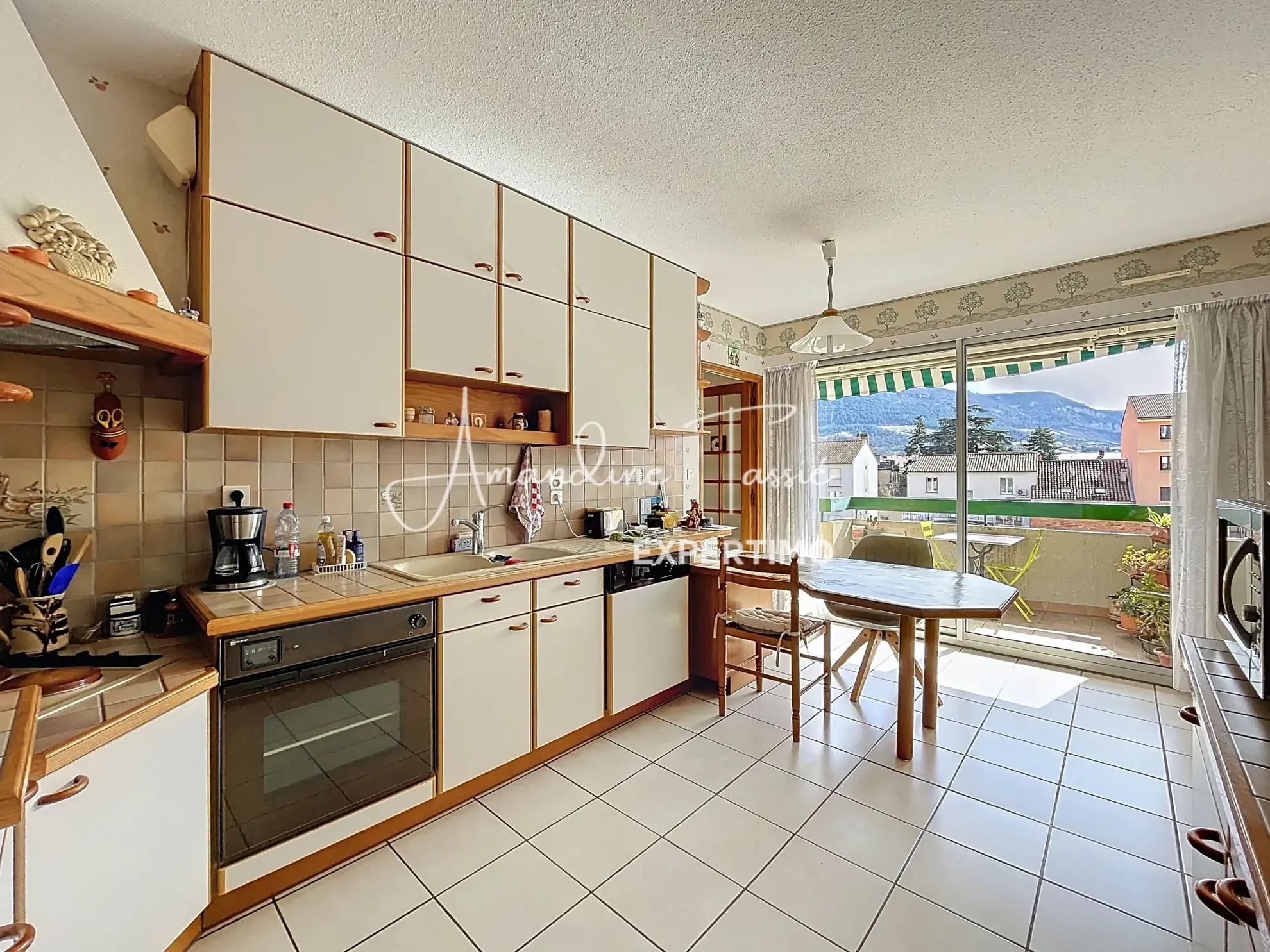 À vendre à Millau : grand appartement avec terrasse, ascenseur et luminosité exceptionnelle 