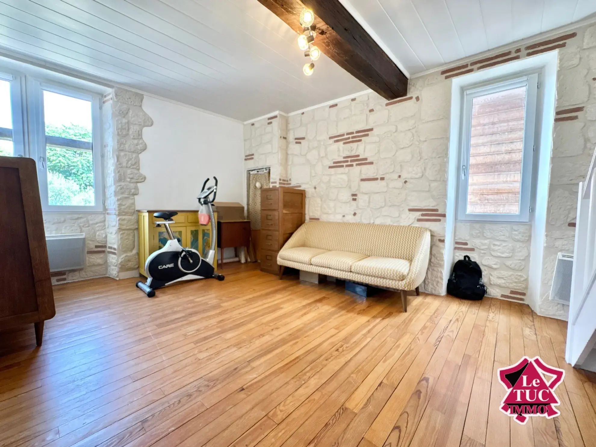 Maison médiévale rénovée avec terrasse à Penne d'Agenais, 2 chambres 