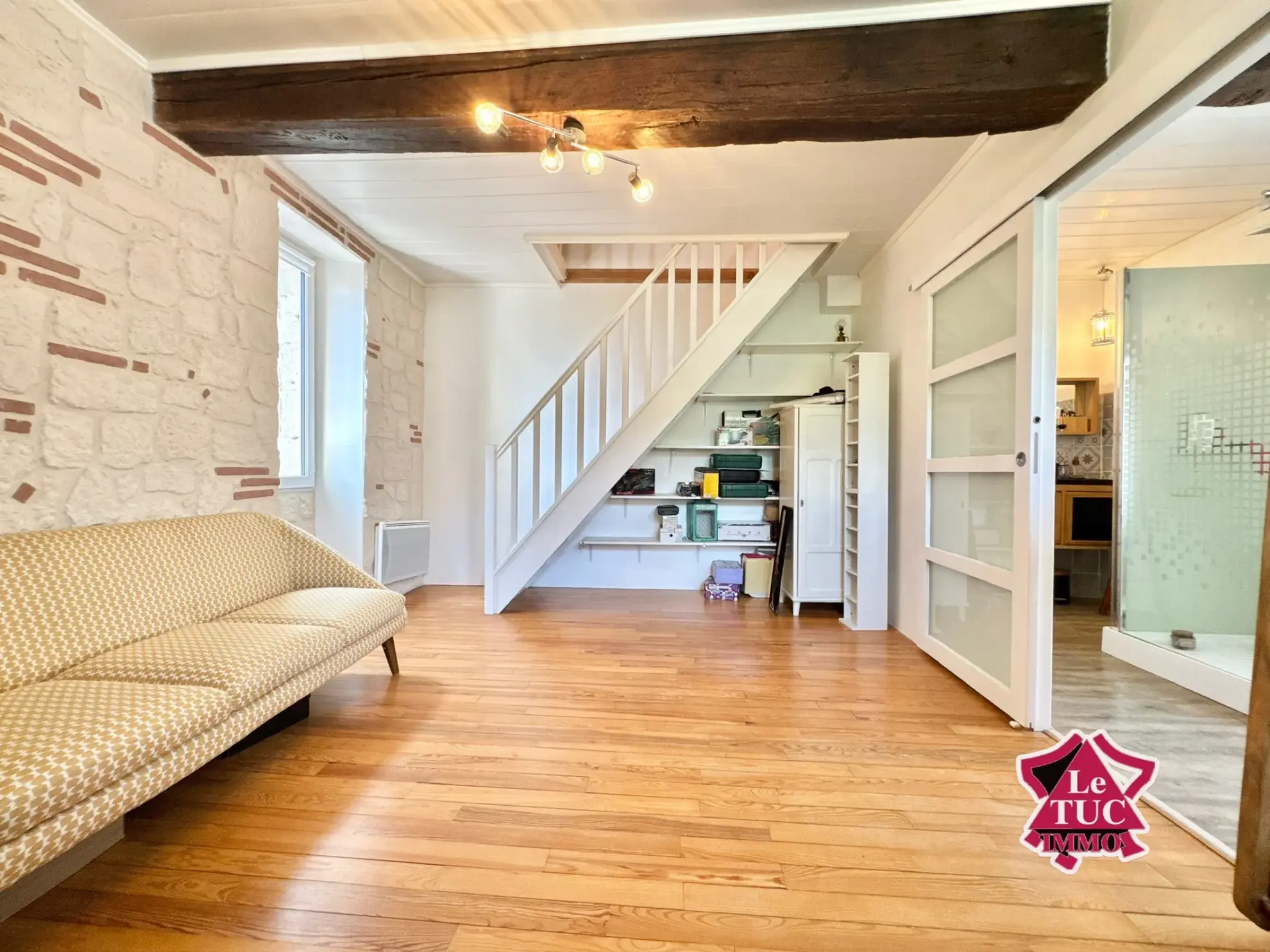 Maison médiévale rénovée avec terrasse à Penne d'Agenais, 2 chambres 