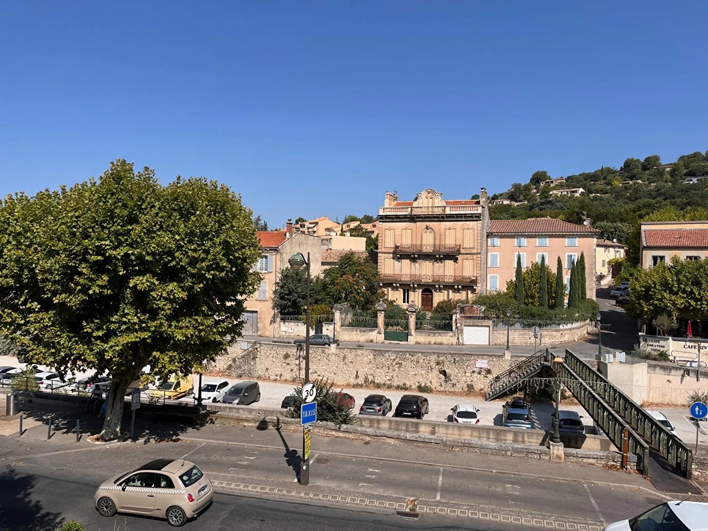 Appartement 2 pièces à Apt de 59 m² avec vue dégagée