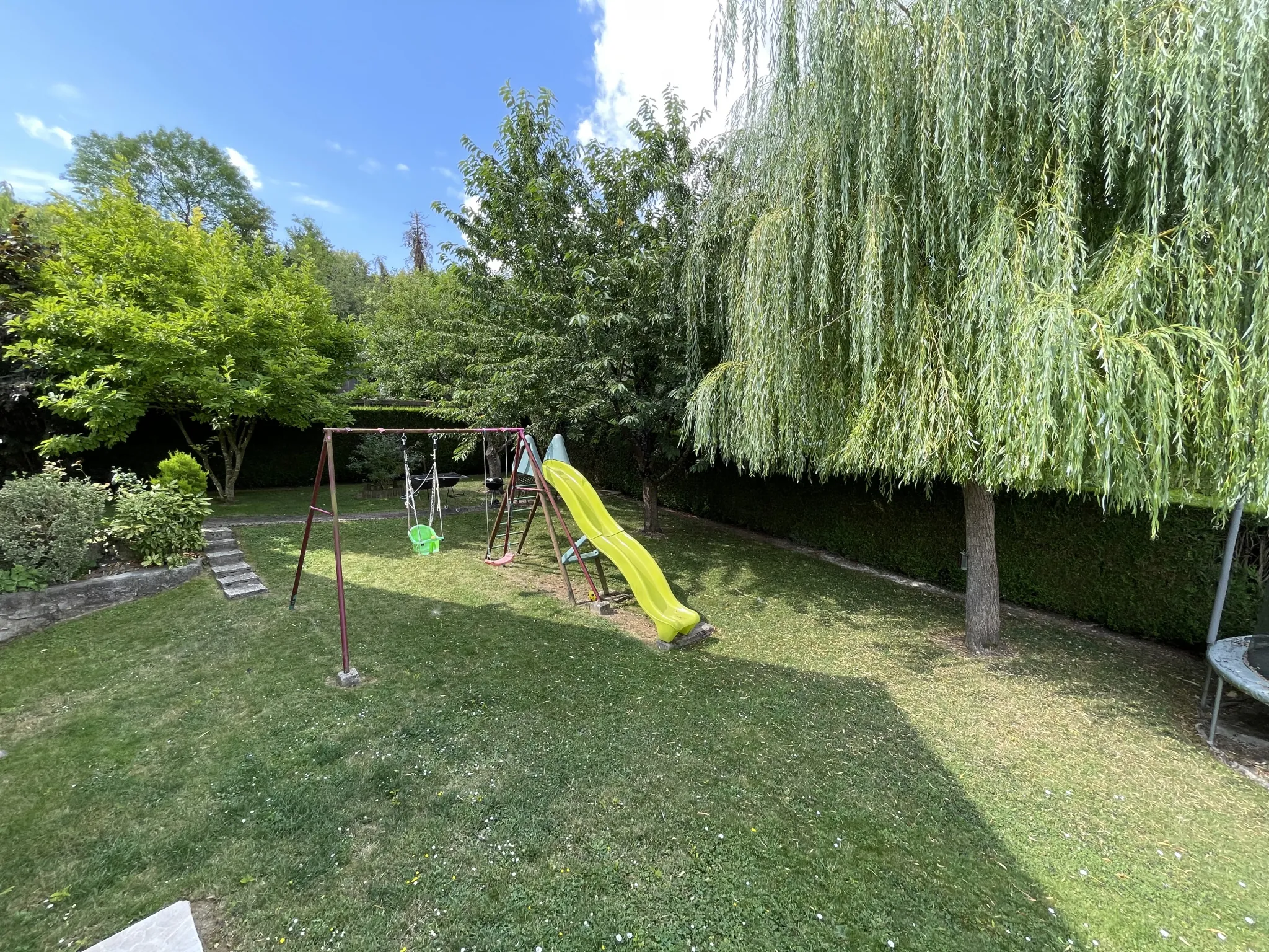 Maison à vendre à La Ferté-sous-Jouarre avec jardin et vue dégagée 
