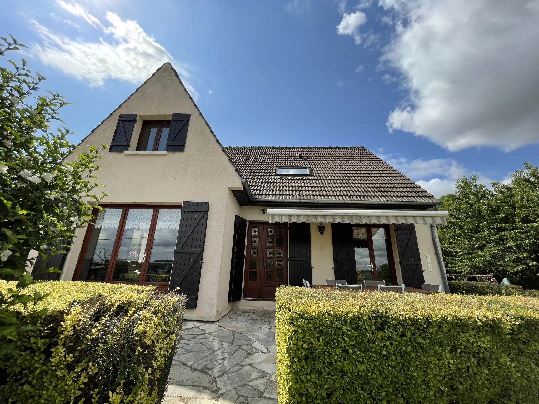 Maison à vendre à La Ferté-sous-Jouarre avec jardin et vue dégagée 