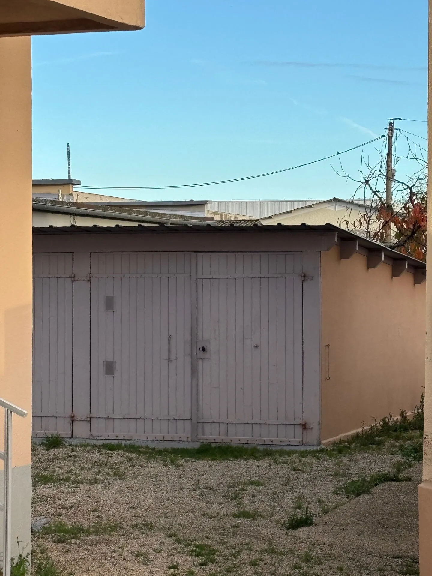 Investissez dans cette maison à Mâcon avec 2 appartements rénovés et rentabilité élevée 