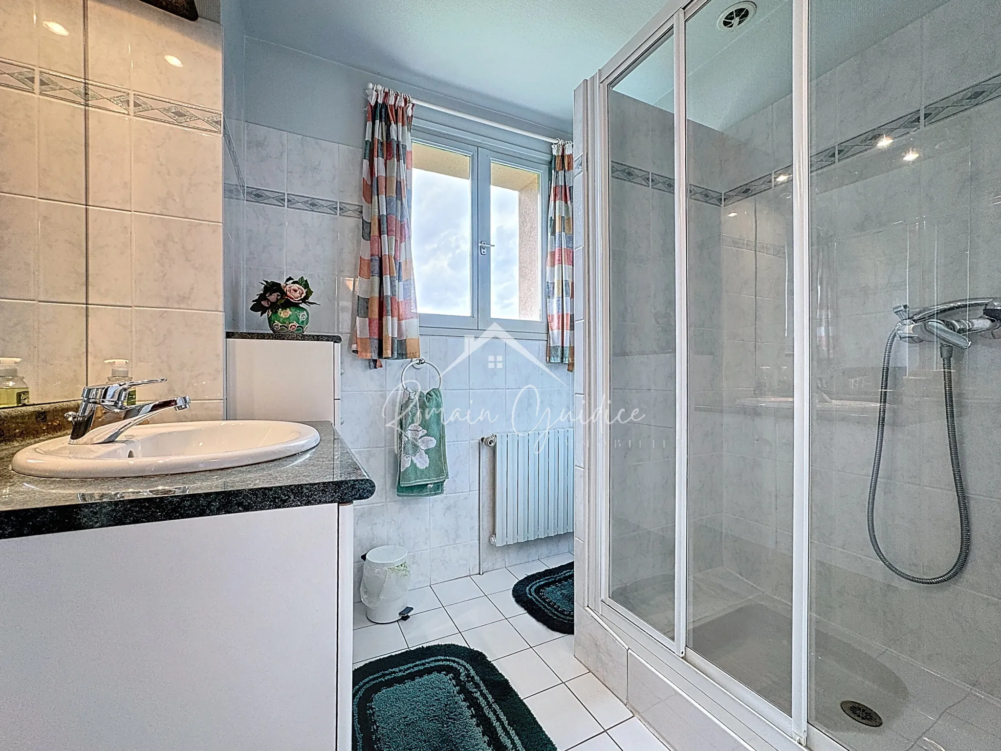 Villa F5 de 118 m² avec terrasses et garage dans le Crès à Millau 