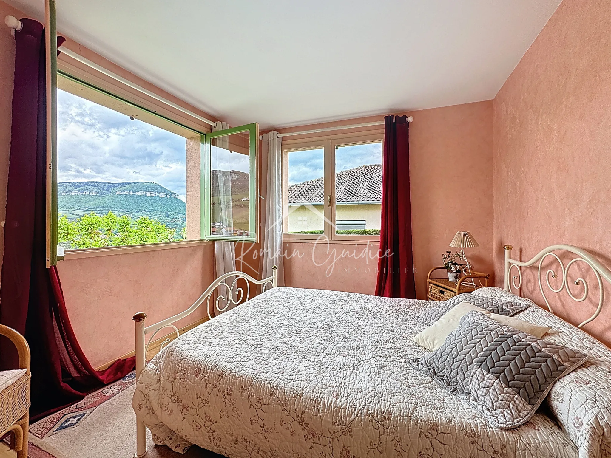 Villa F5 de 118 m² avec terrasses et garage dans le Crès à Millau 