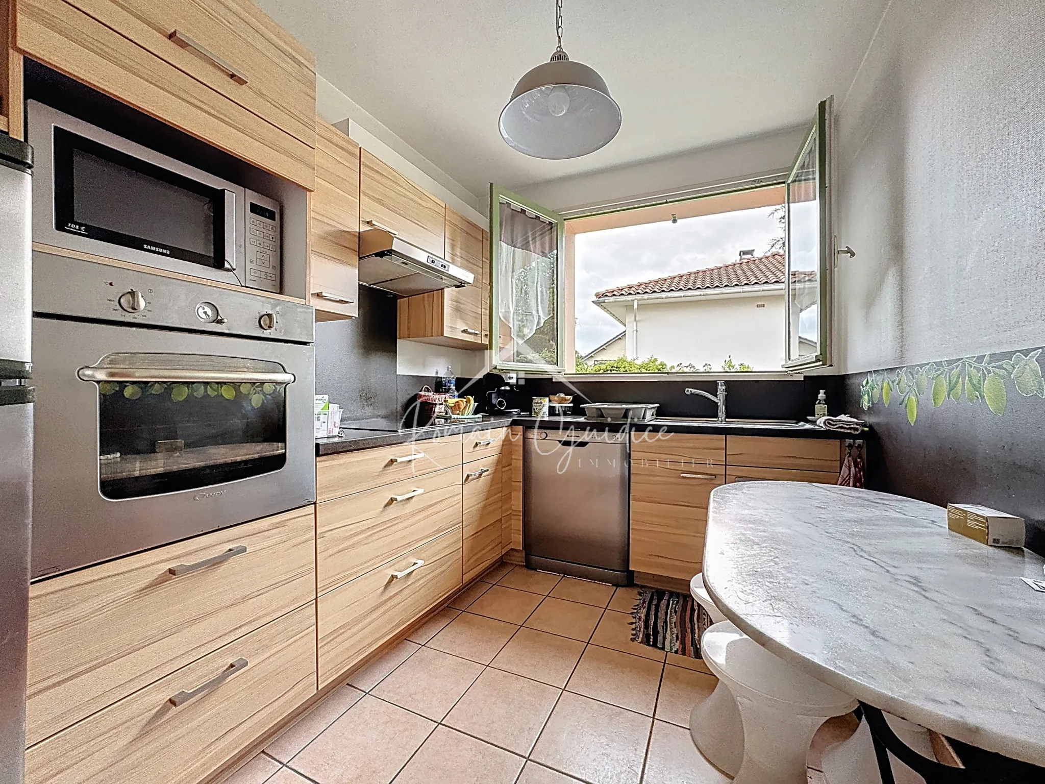 Villa F5 de 118 m² avec terrasses et garage dans le Crès à Millau 