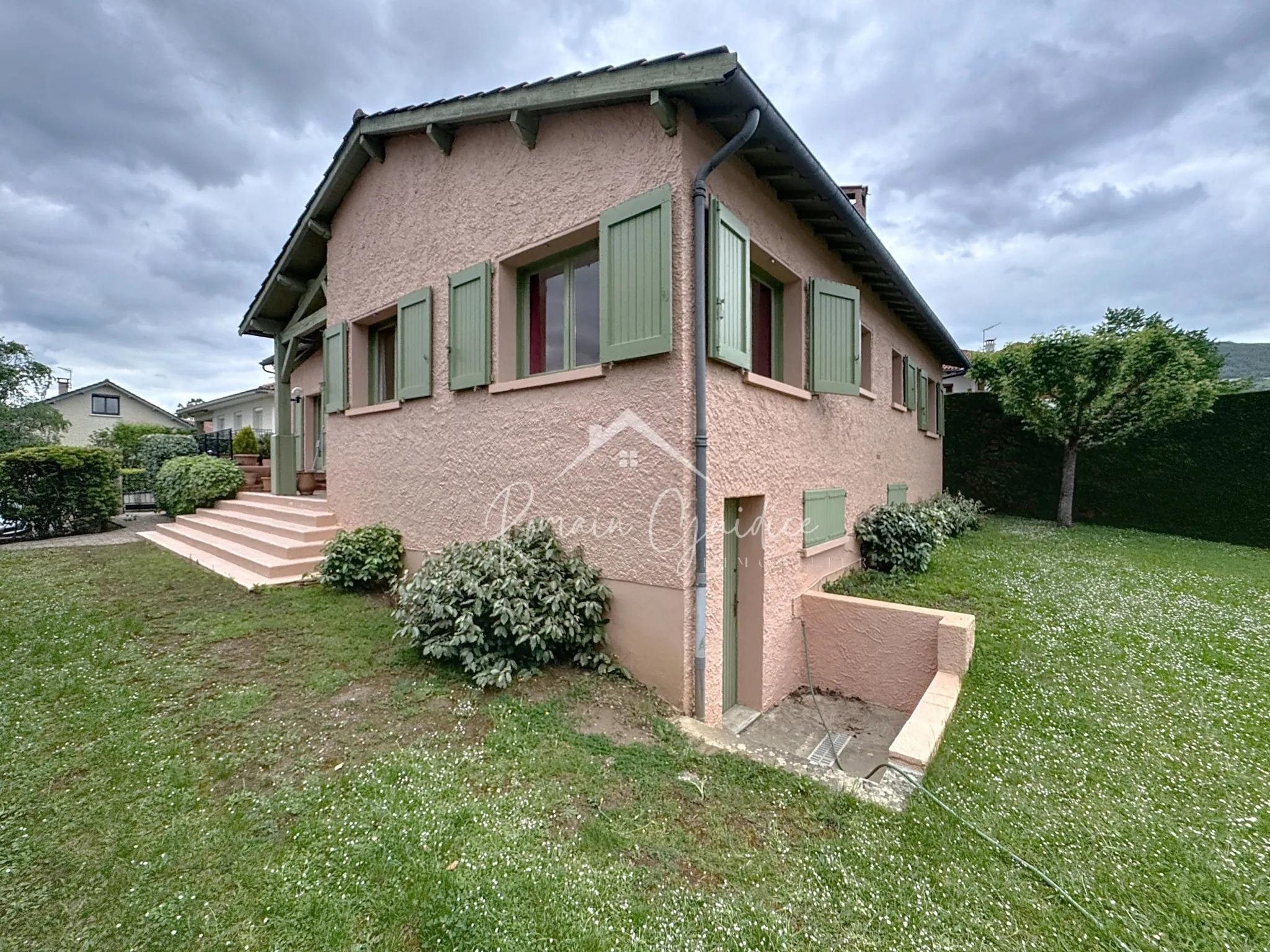 Villa F5 de 118 m² avec terrasses et garage dans le Crès à Millau 