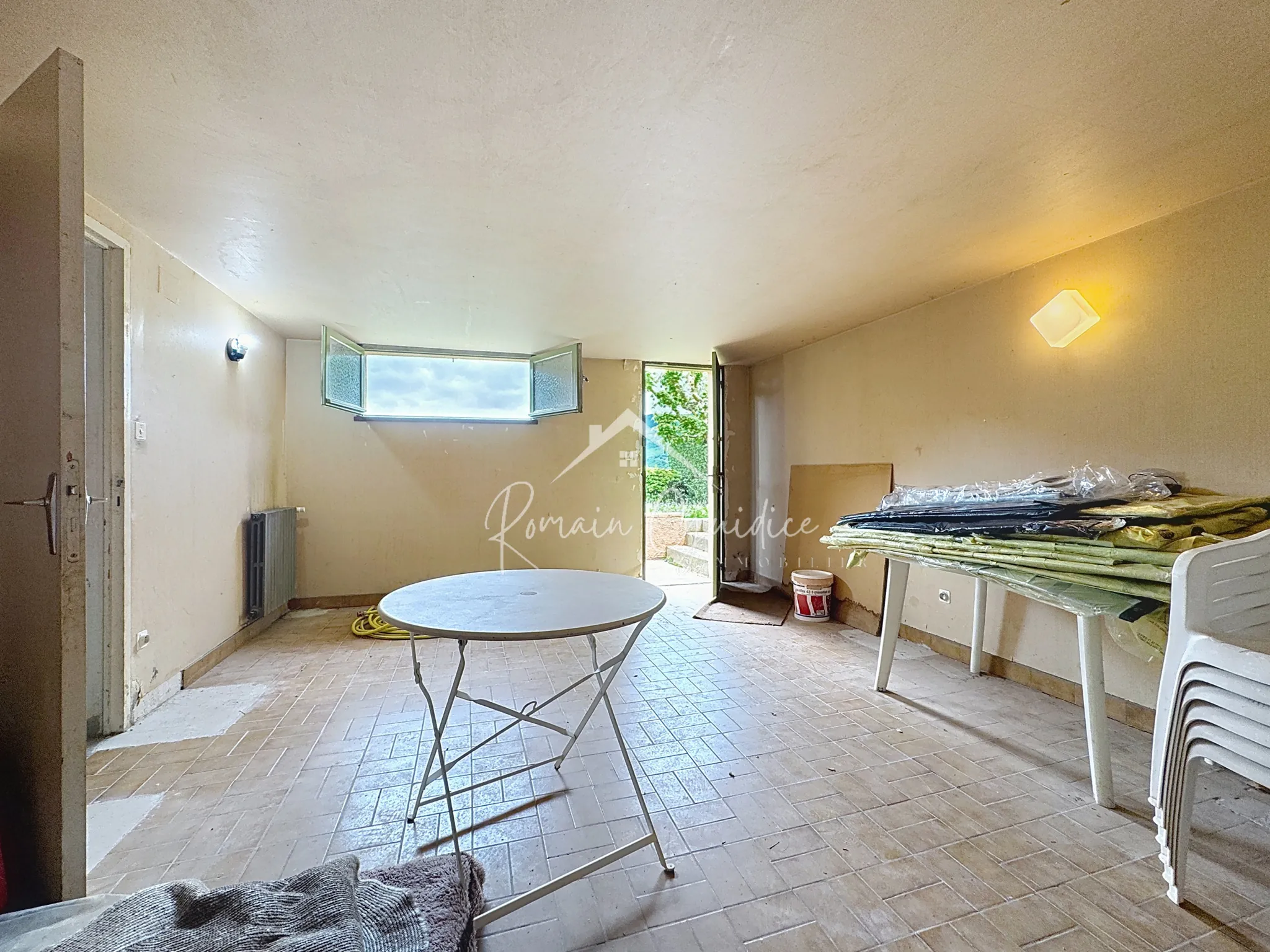 Villa F5 de 118 m² avec terrasses et garage dans le Crès à Millau 