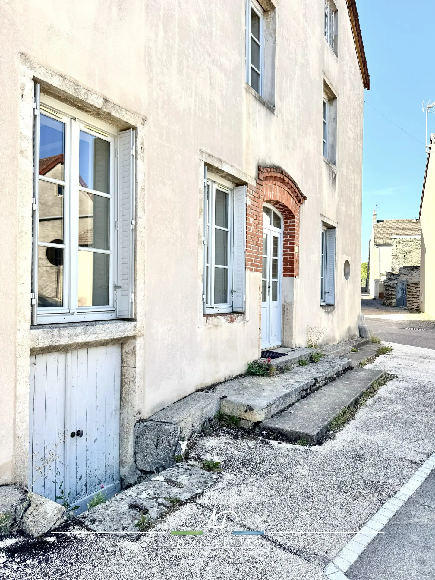 Maison de village avec 4 chambres à Gémeaux (21120), potentiel locatif et charme authentique 