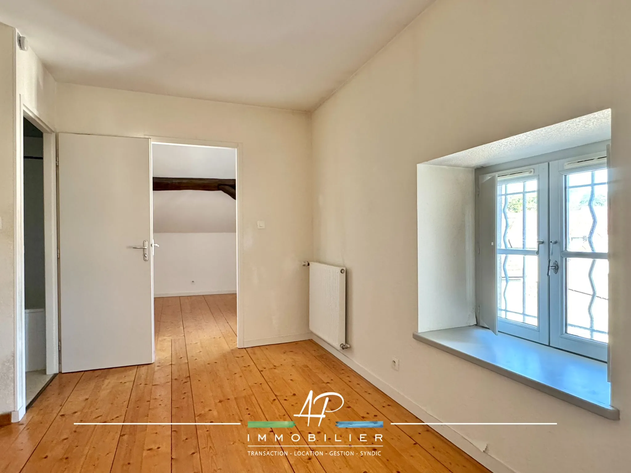 Maison de village avec 4 chambres à Gémeaux (21120), potentiel locatif et charme authentique 