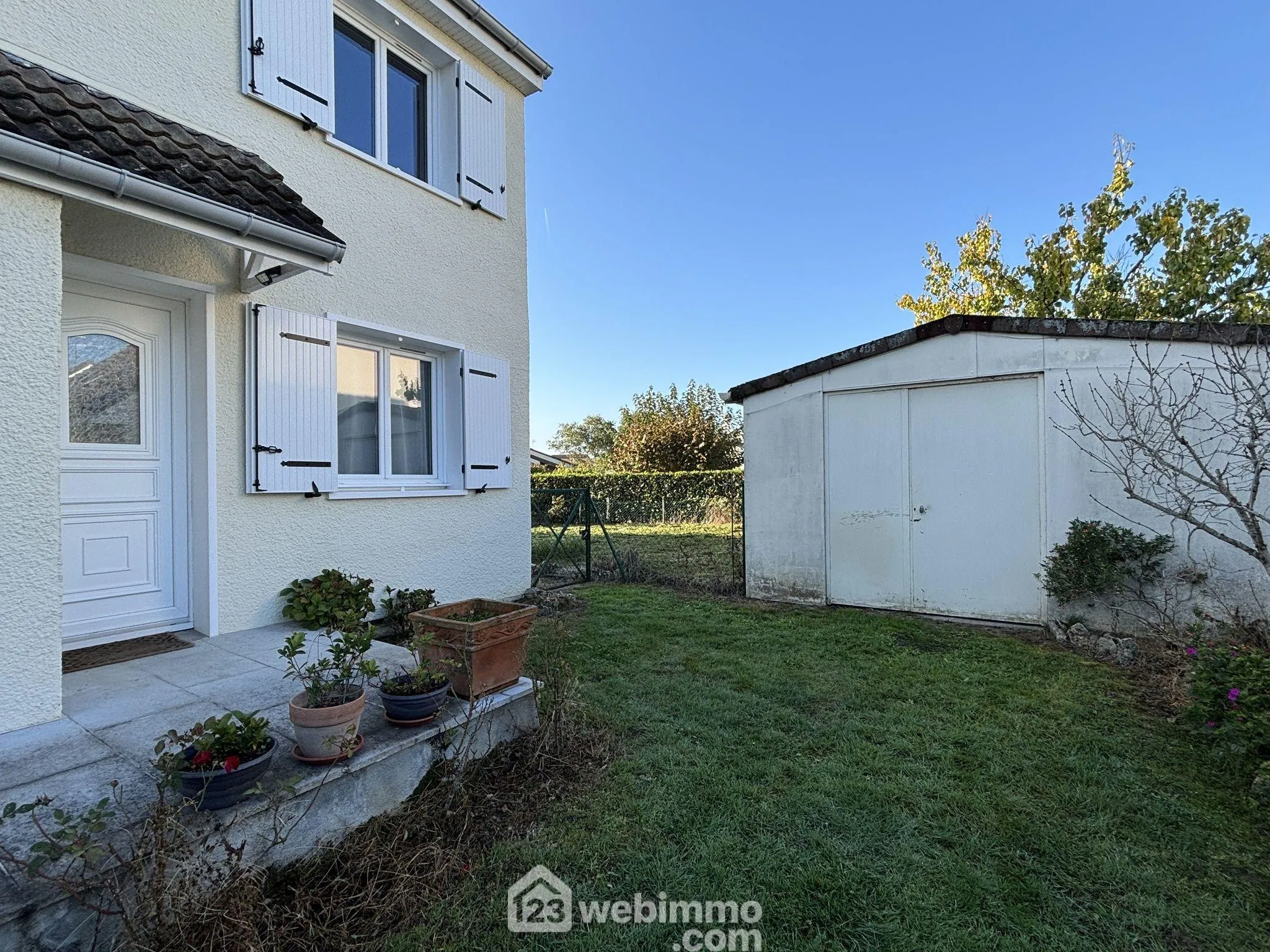 Achat maison 103m² à Naintré avec garage et terrain clos 