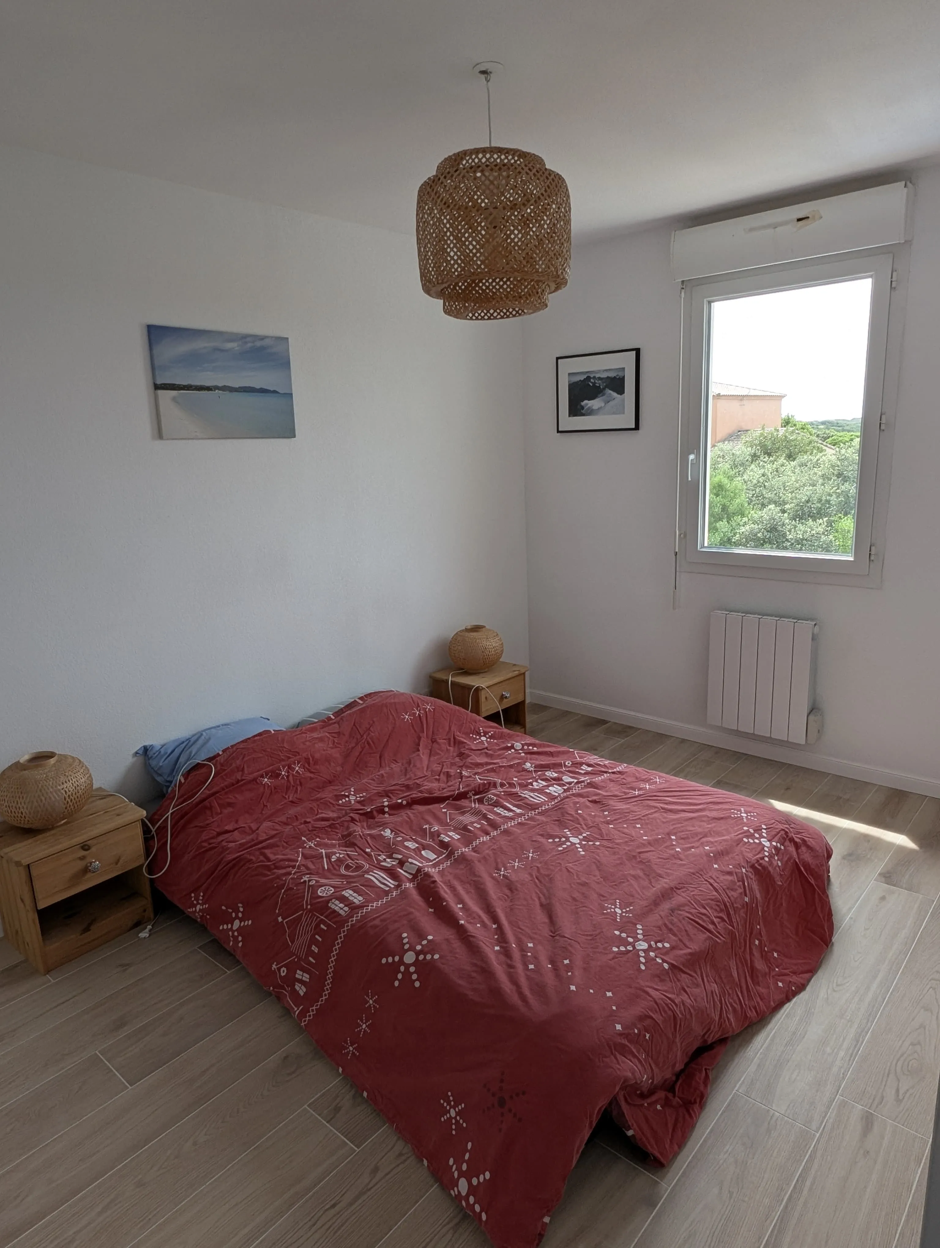 Belle maison rénovée de 81 m² avec jardin et garage à Nîmes 