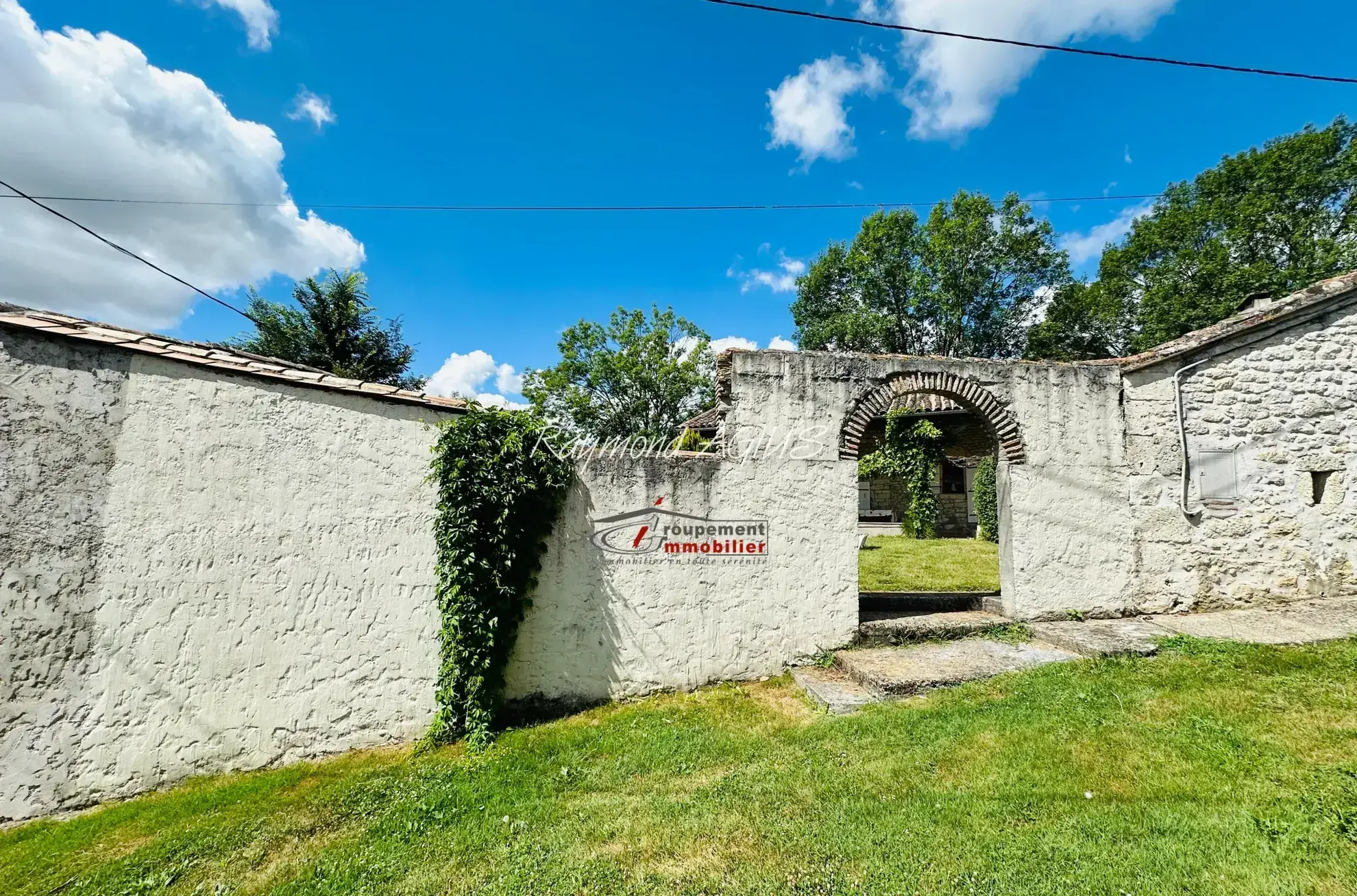 Charmante maison en pierre du XVIe siècle avec piscine en Dordogne 