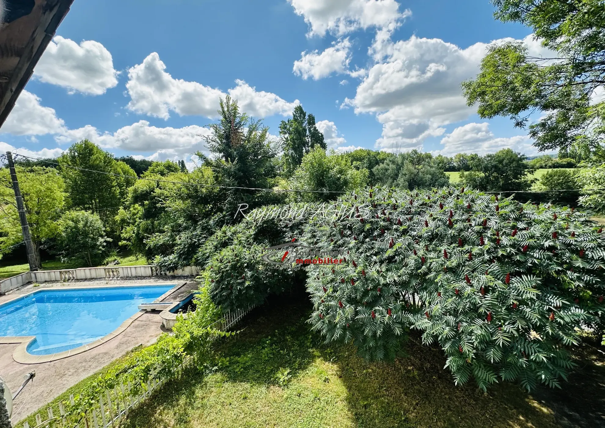 Charmante maison en pierre du XVIe siècle avec piscine en Dordogne 