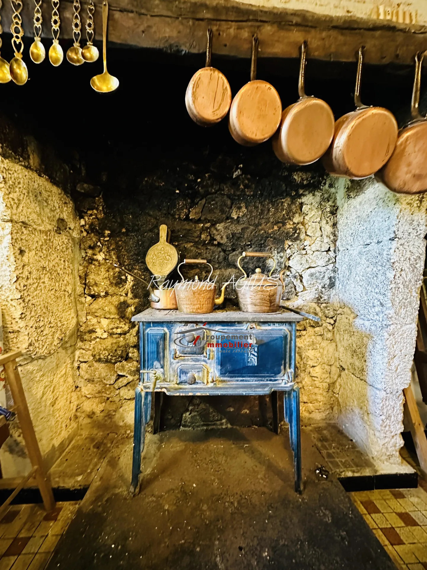 Charmante maison en pierre du XVIe siècle avec piscine en Dordogne 