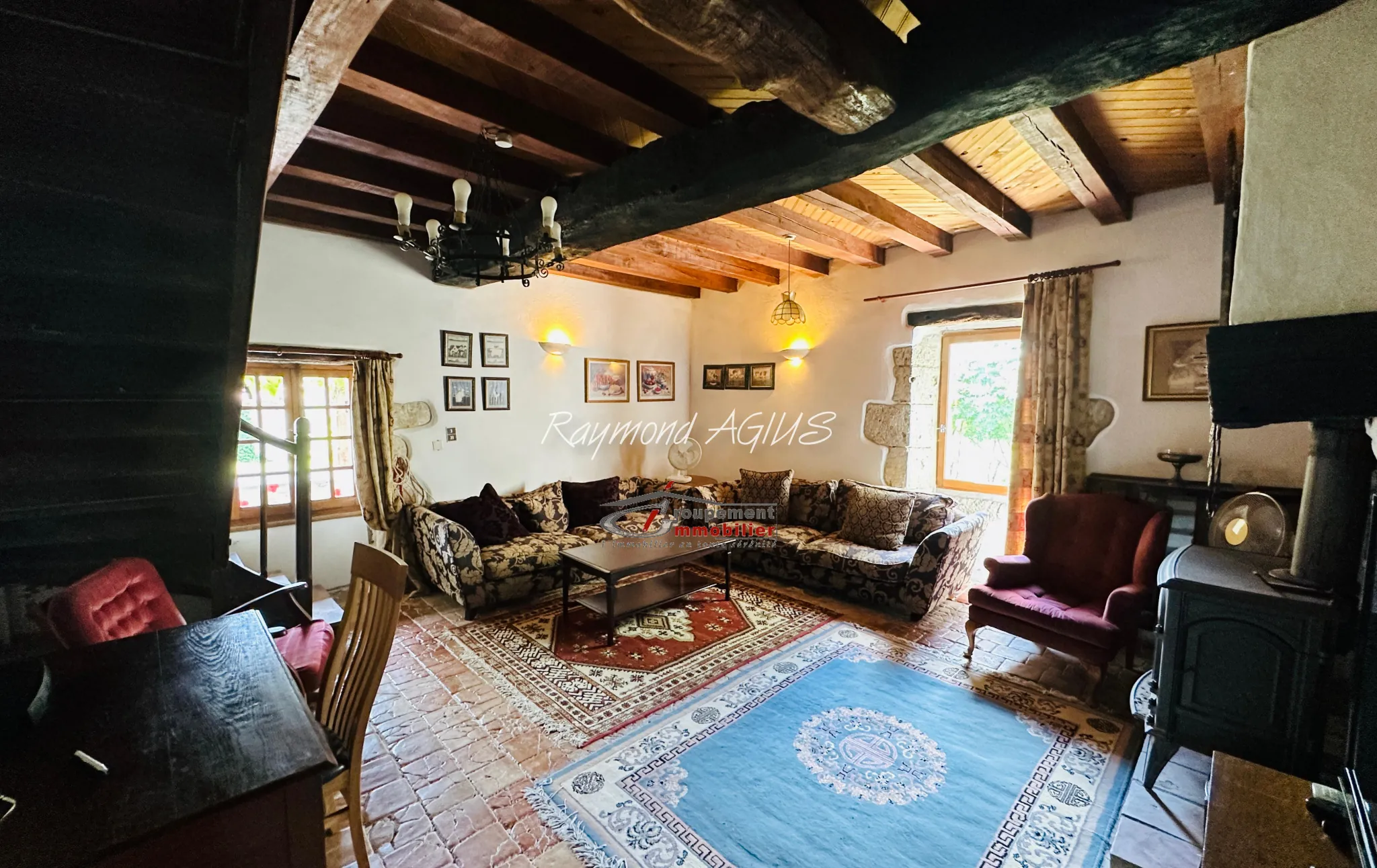 Charmante maison en pierre du XVIe siècle avec piscine en Dordogne 