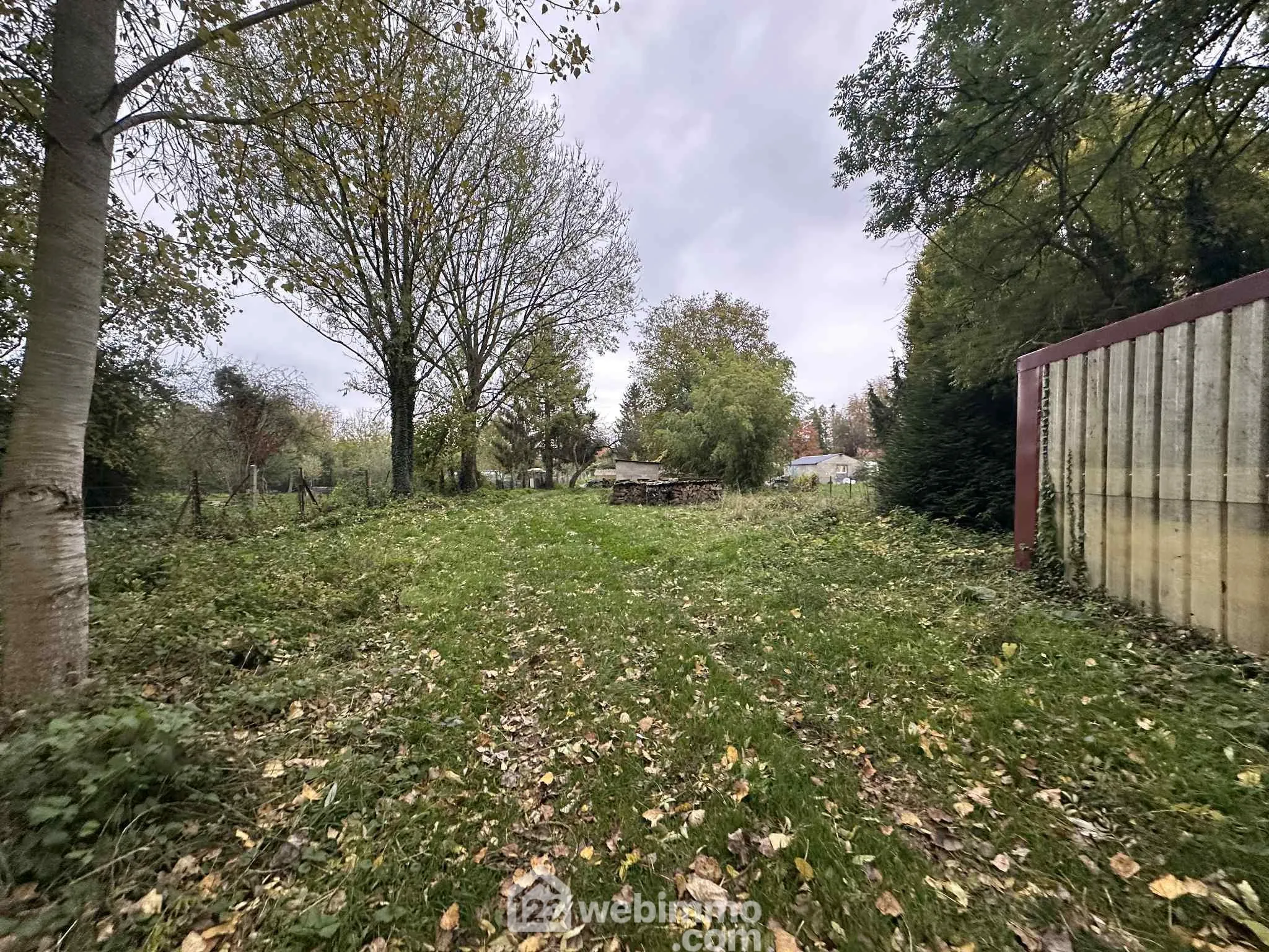 Joli terrain de loisirs de 2174 m² à Lisees-Notre-Dame 