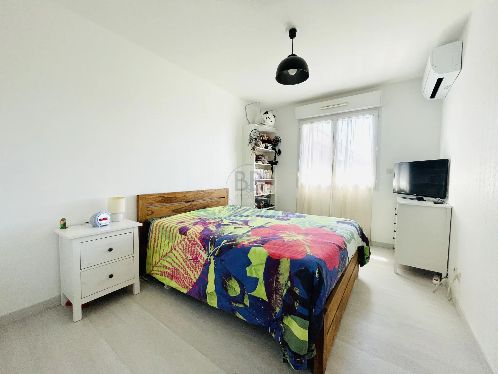 Appartement T2 lumineux de 53 m² avec terrasse et garage à Saint-Raphaël 