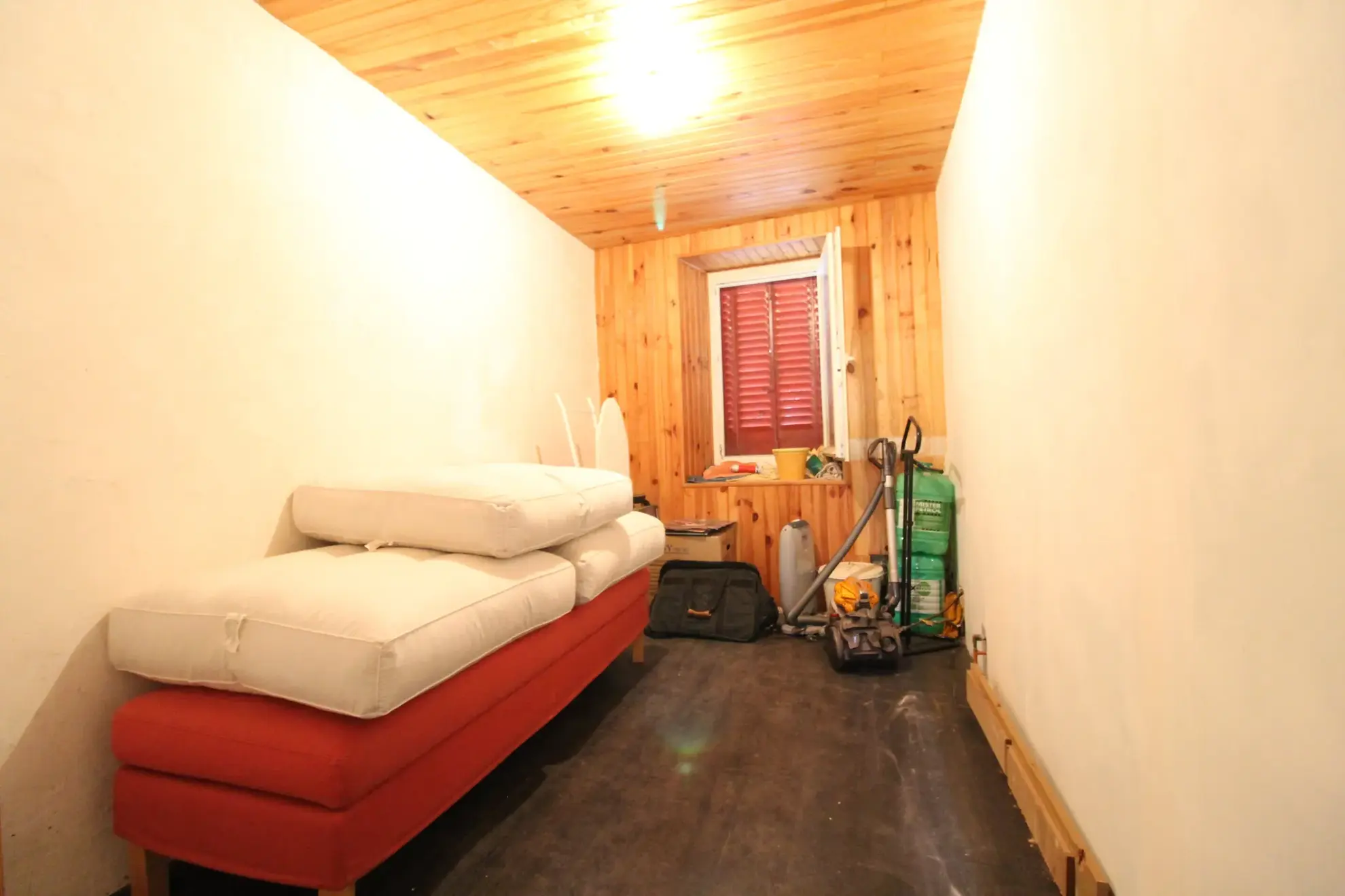 Maison en pierre rénovée à Brusque, 143 m², idéal résidence ou vacances 