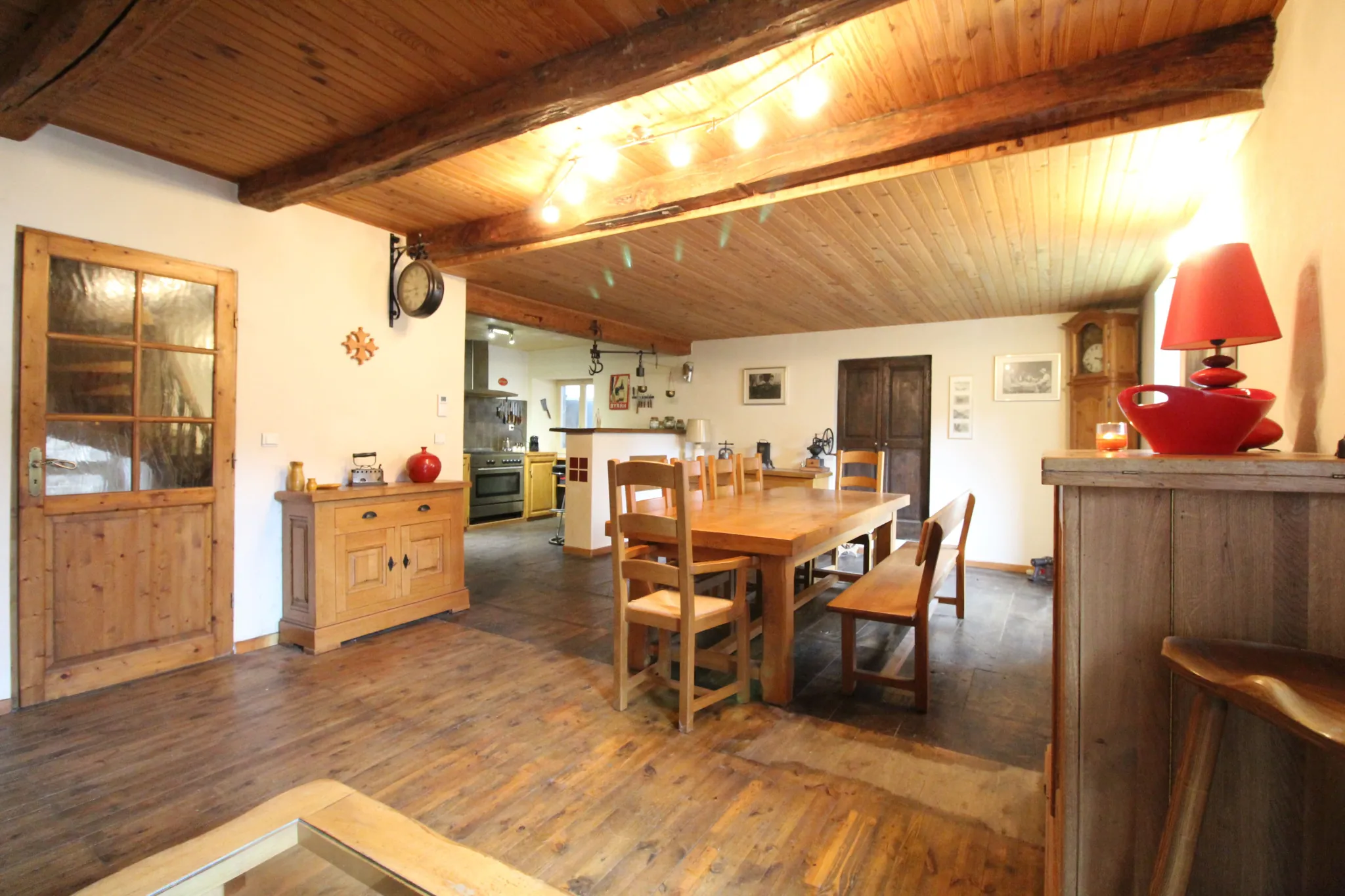 Maison en pierre rénovée à Brusque, 143 m², idéal résidence ou vacances 