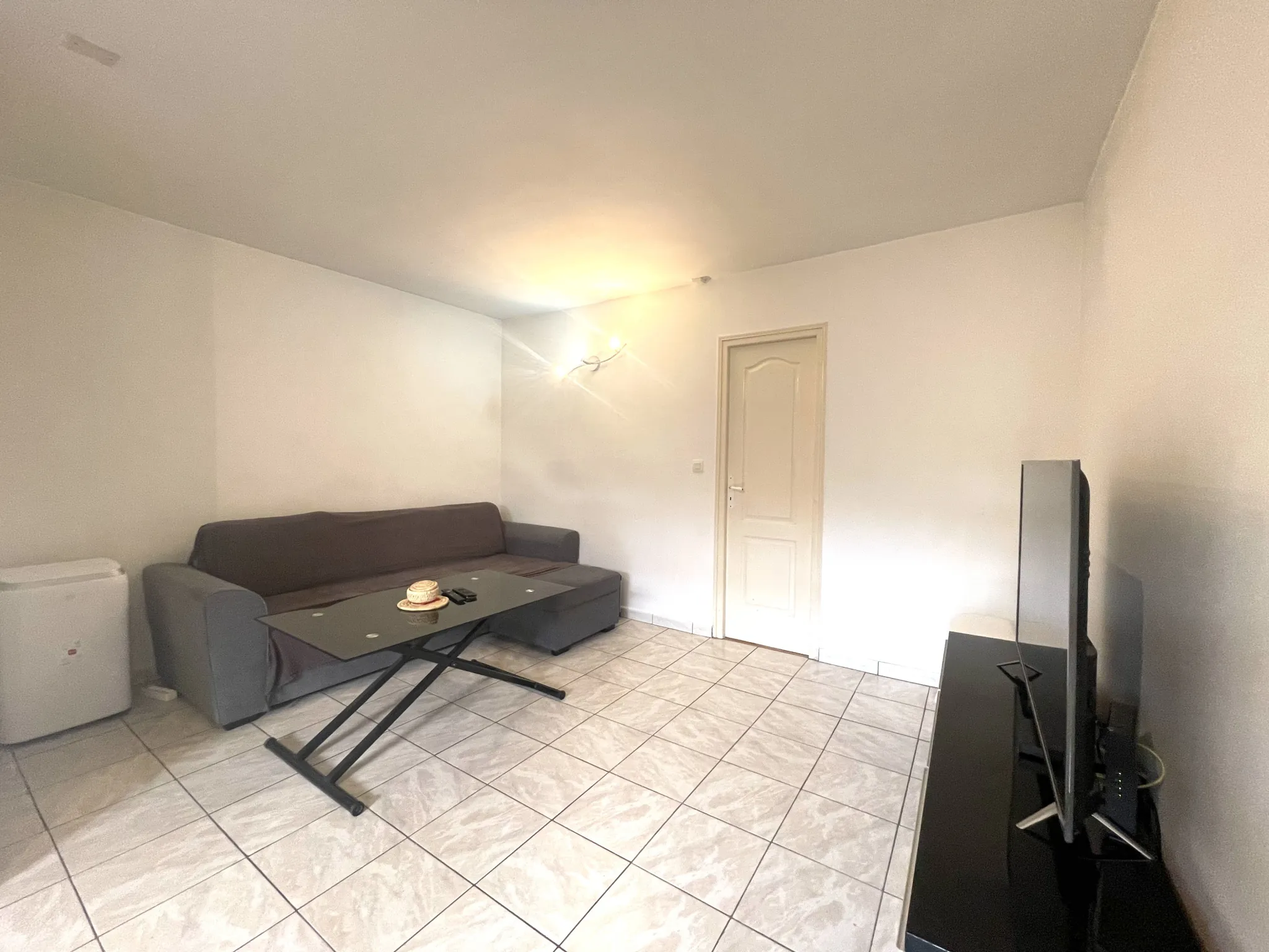 Studio de 33 m² avec coin nuit à Saint-Raphaël, proche centre-ville et plages 