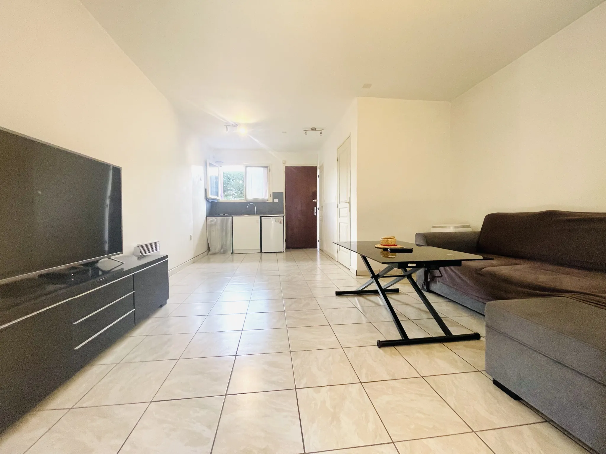 Studio de 33 m² avec coin nuit à Saint-Raphaël, proche centre-ville et plages