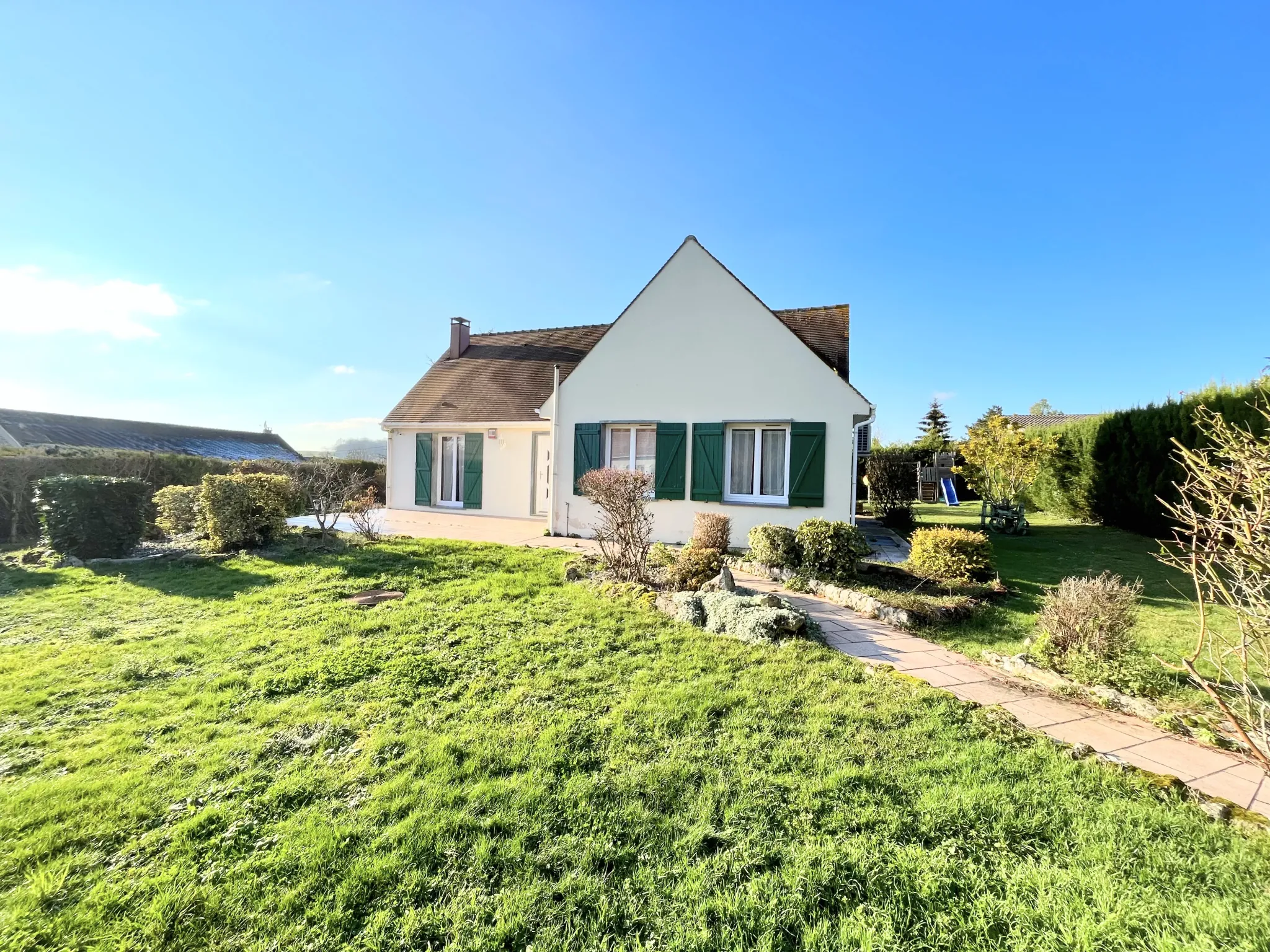 Maison plain-pied de 90m² avec sous-sol total à La Ferté-Gaucher 