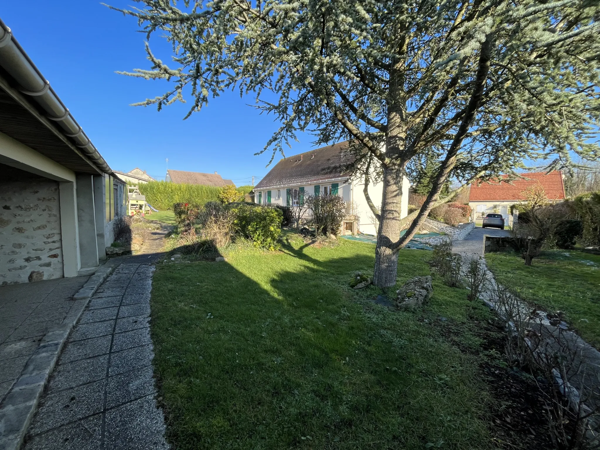 Maison plain-pied de 90m² avec sous-sol total à La Ferté-Gaucher 