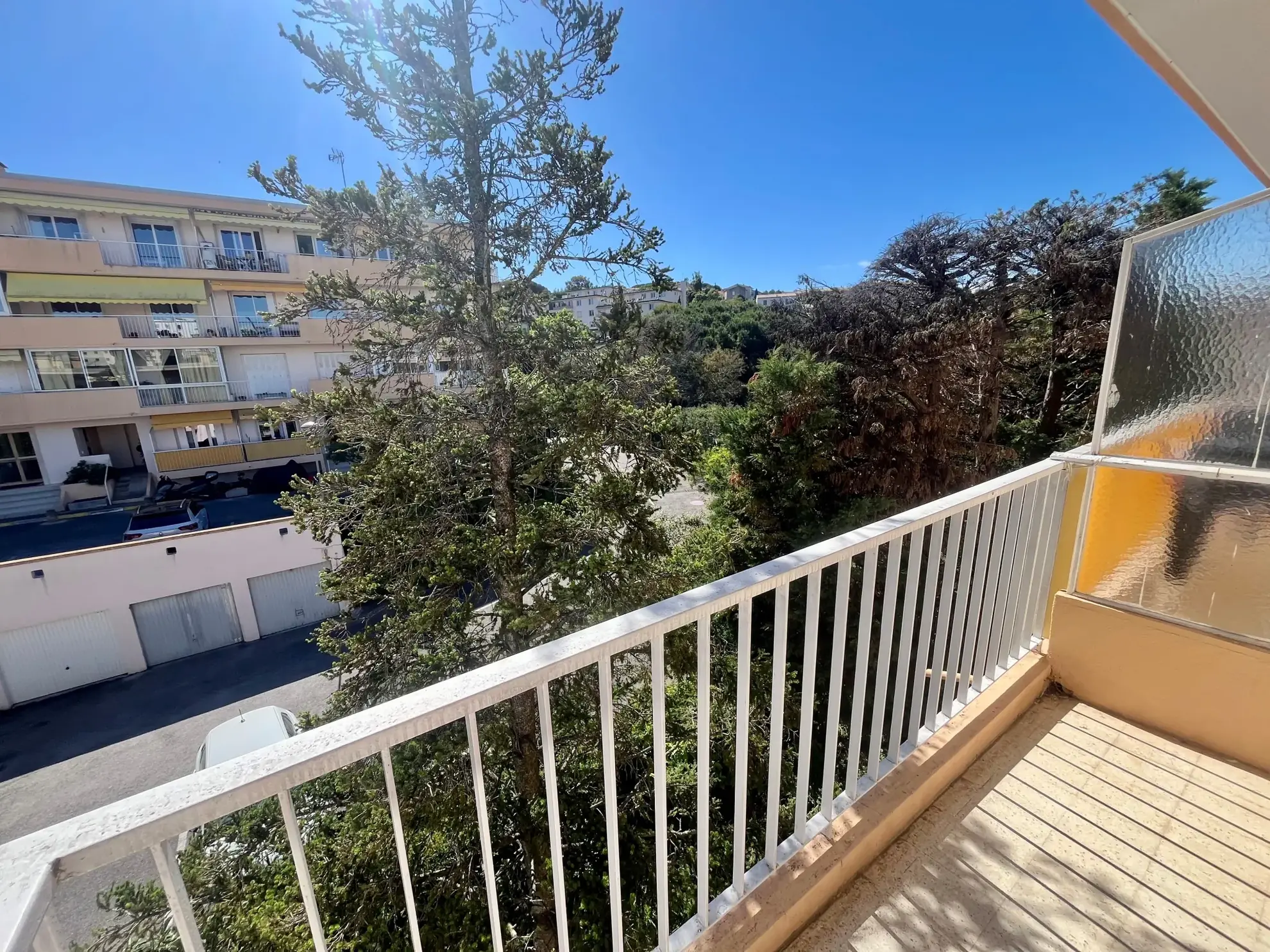 Appartement 3 pièces à Cannes avec terrasse, cave et parking, dernier étage 