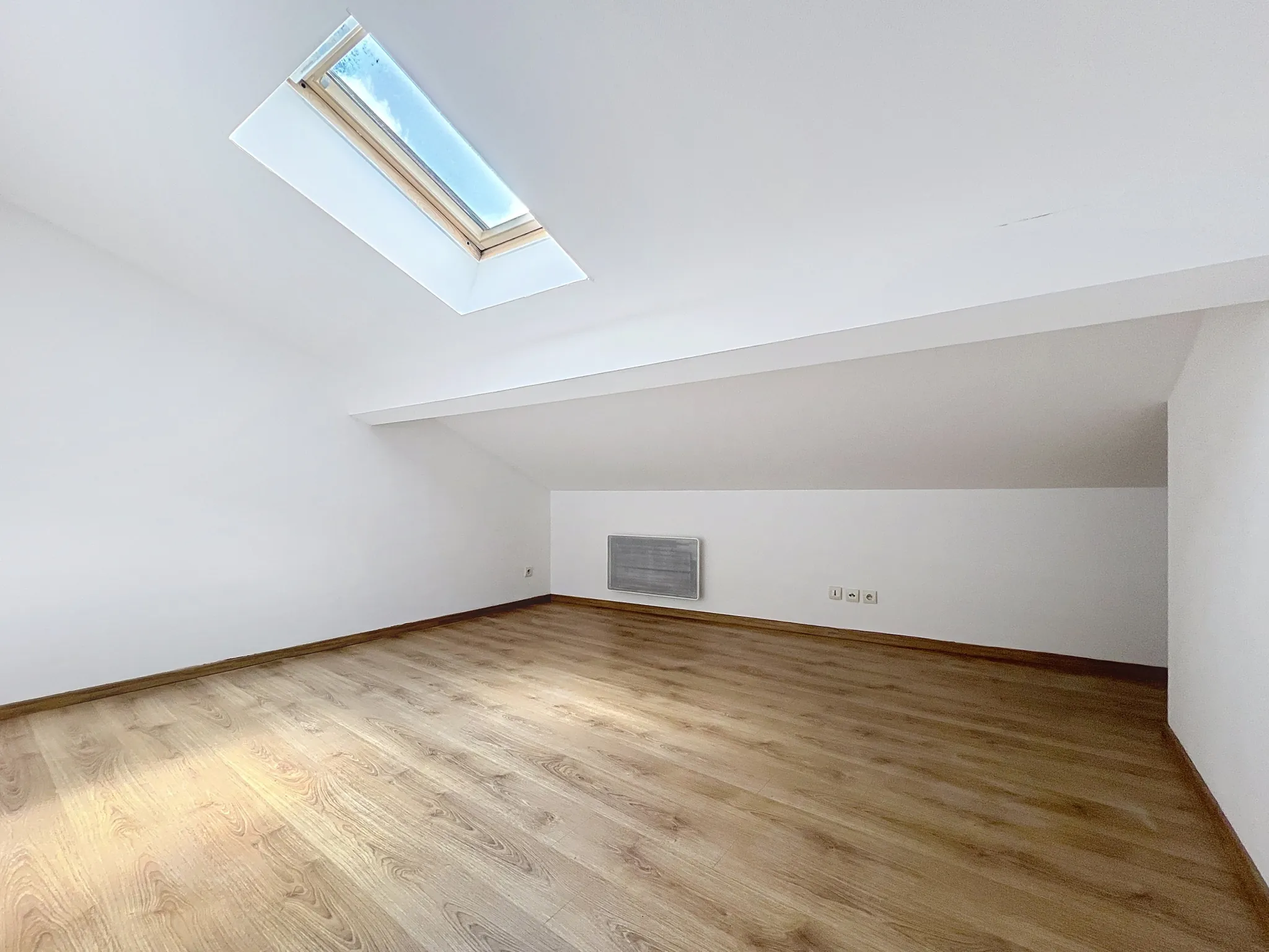 Appartement T3 en Duplex avec Cave au Centre-ville de Villefranche-sur-Saône 