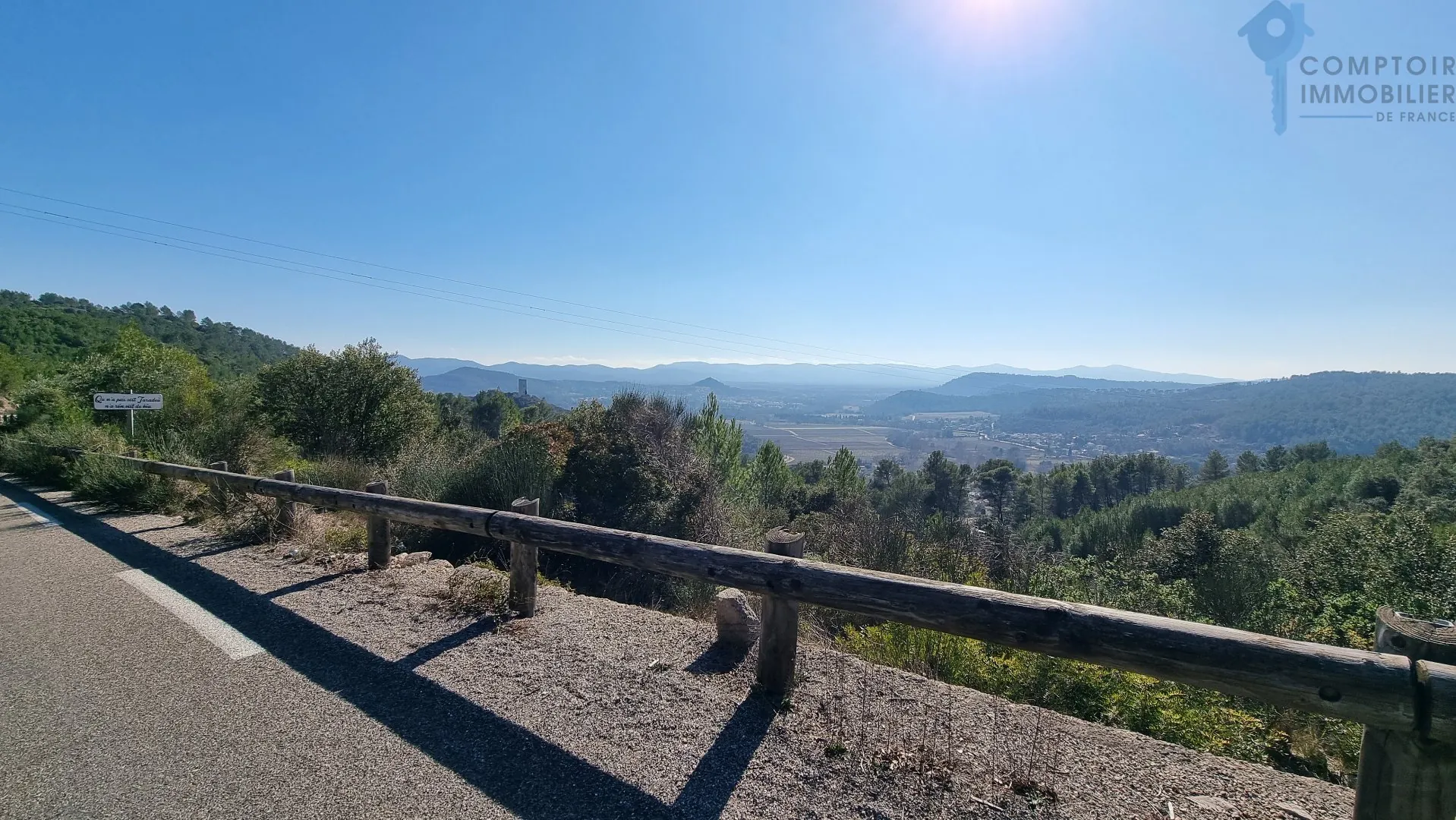 Terrain non constructible de 4818 m² à Taradeau avec vue panoramique 